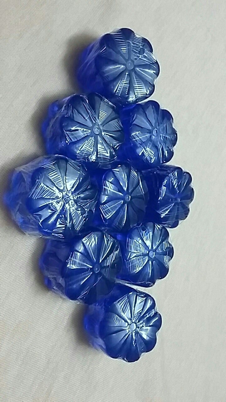 صناعات يدويه
لا تنسَ أنك شاهدت هذا الإعلان في عنكبوت
حروف مزينه و صابون معطر و اطواق بنات وبك...