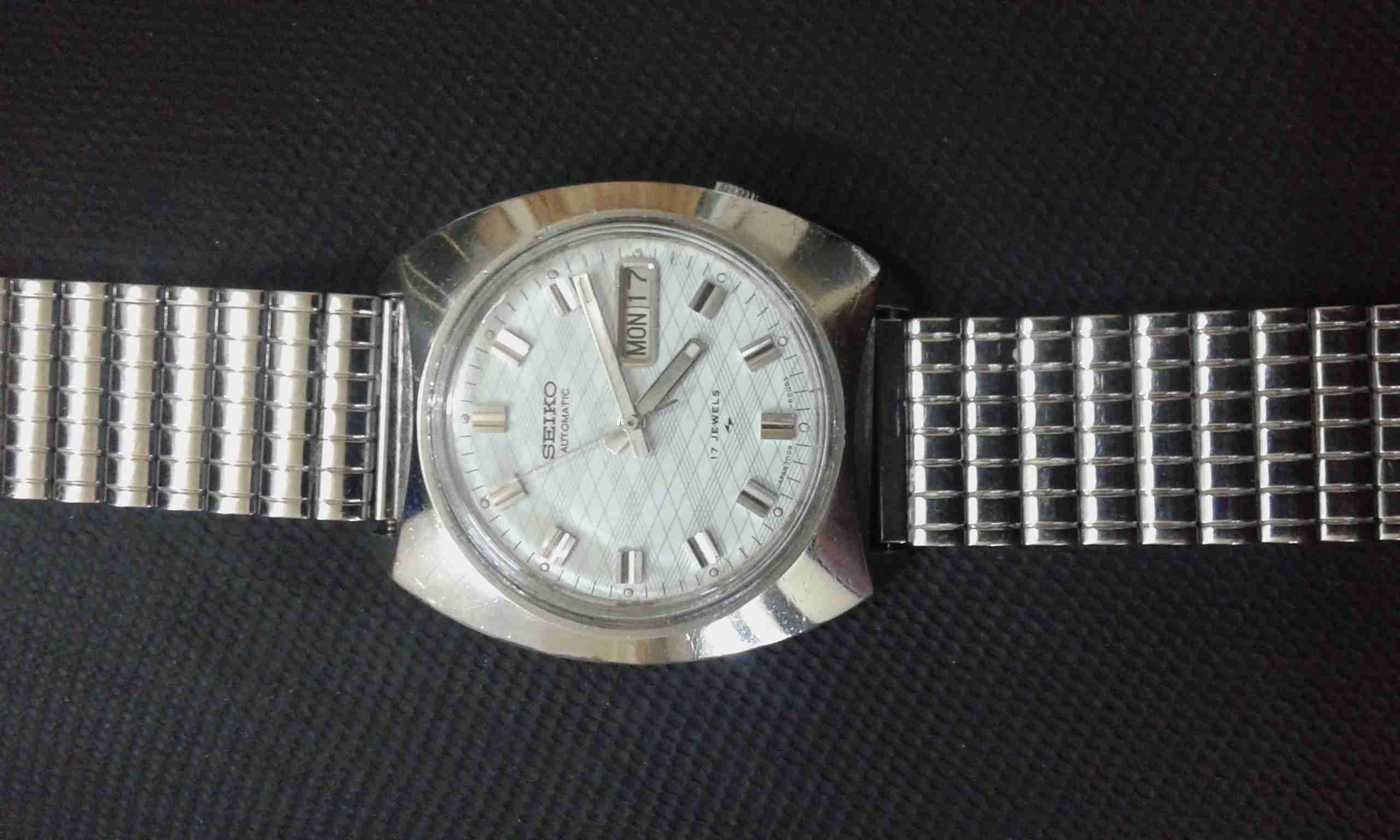 ساعة Seiko
لا تنسَ أنك شاهدت هذا الإعلان في عنكبوت
ساعة يابانية نوع Seiko .. اوتوماتيك .. لون...