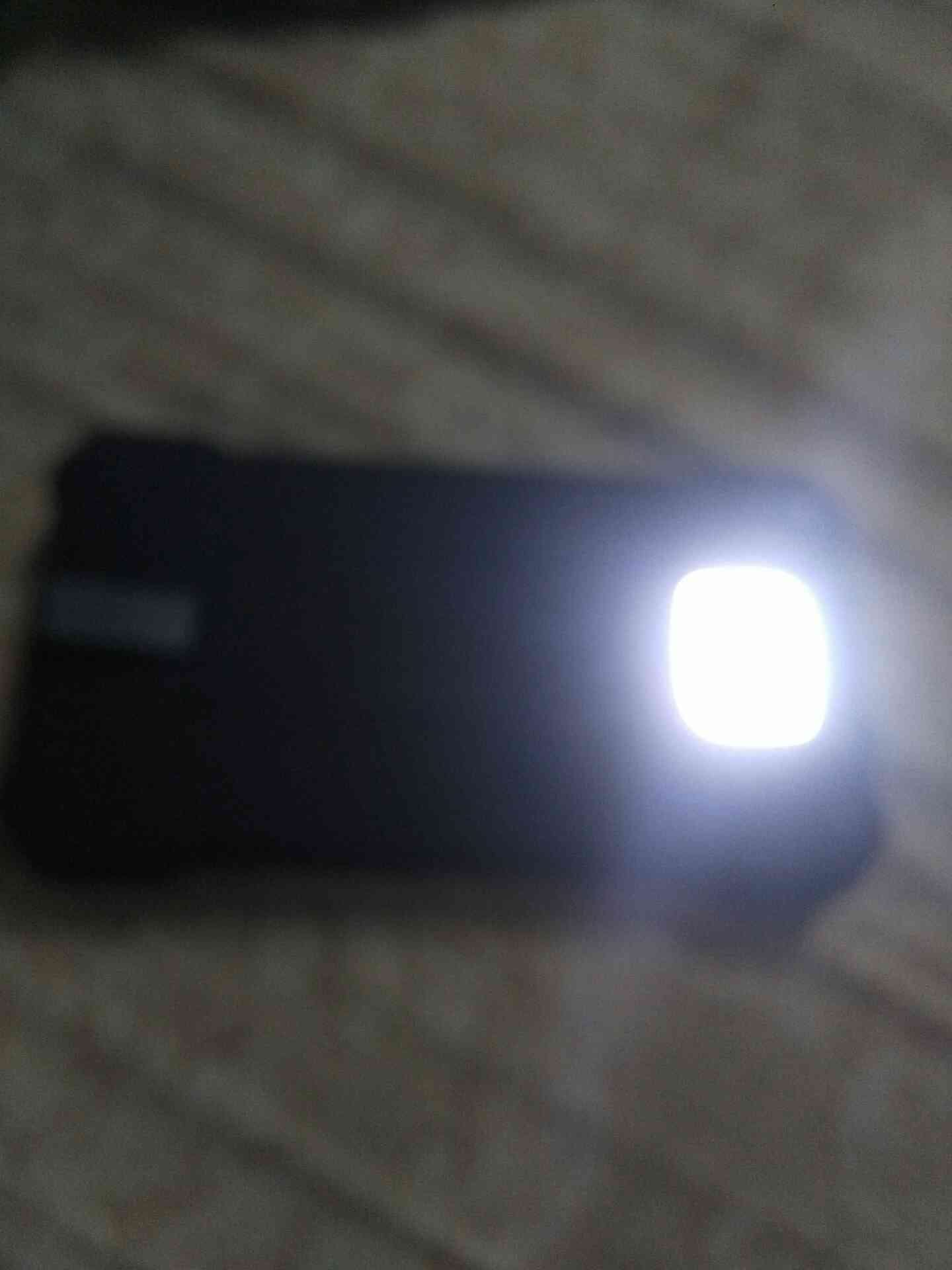 Power Bank 20,000 ma شاحن نقال 20الف ملي امبير خلايا شمسية
لا تنسَ أنك شاهدت هذا الإعلان في عنكبوت...