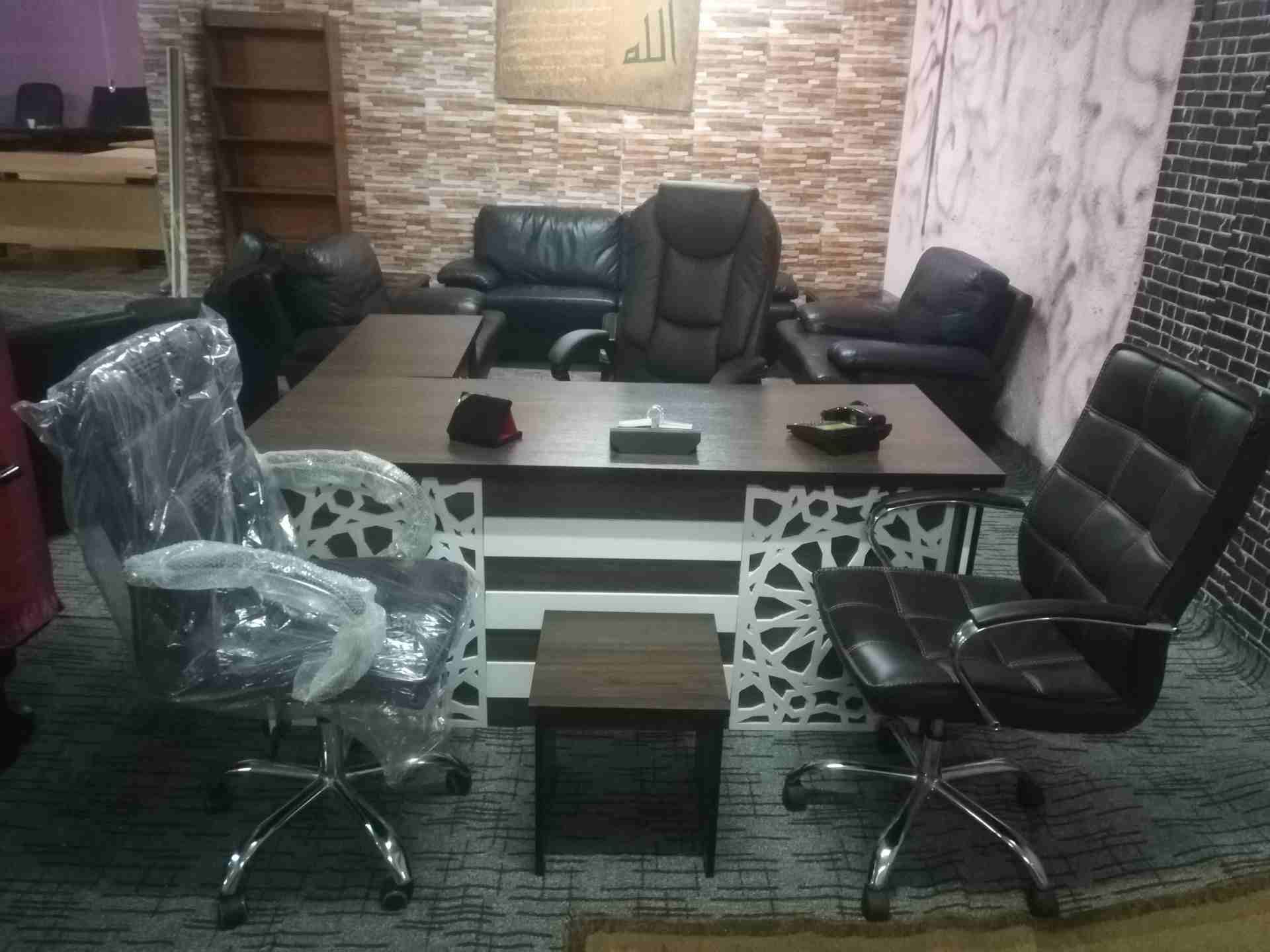 مكتب مدير فخم مع كراسي جلد بسعر مغري
لا تنسَ أنك شاهدت هذا الإعلان في عنكبوت
مكتب مدير فخم مع كرا...