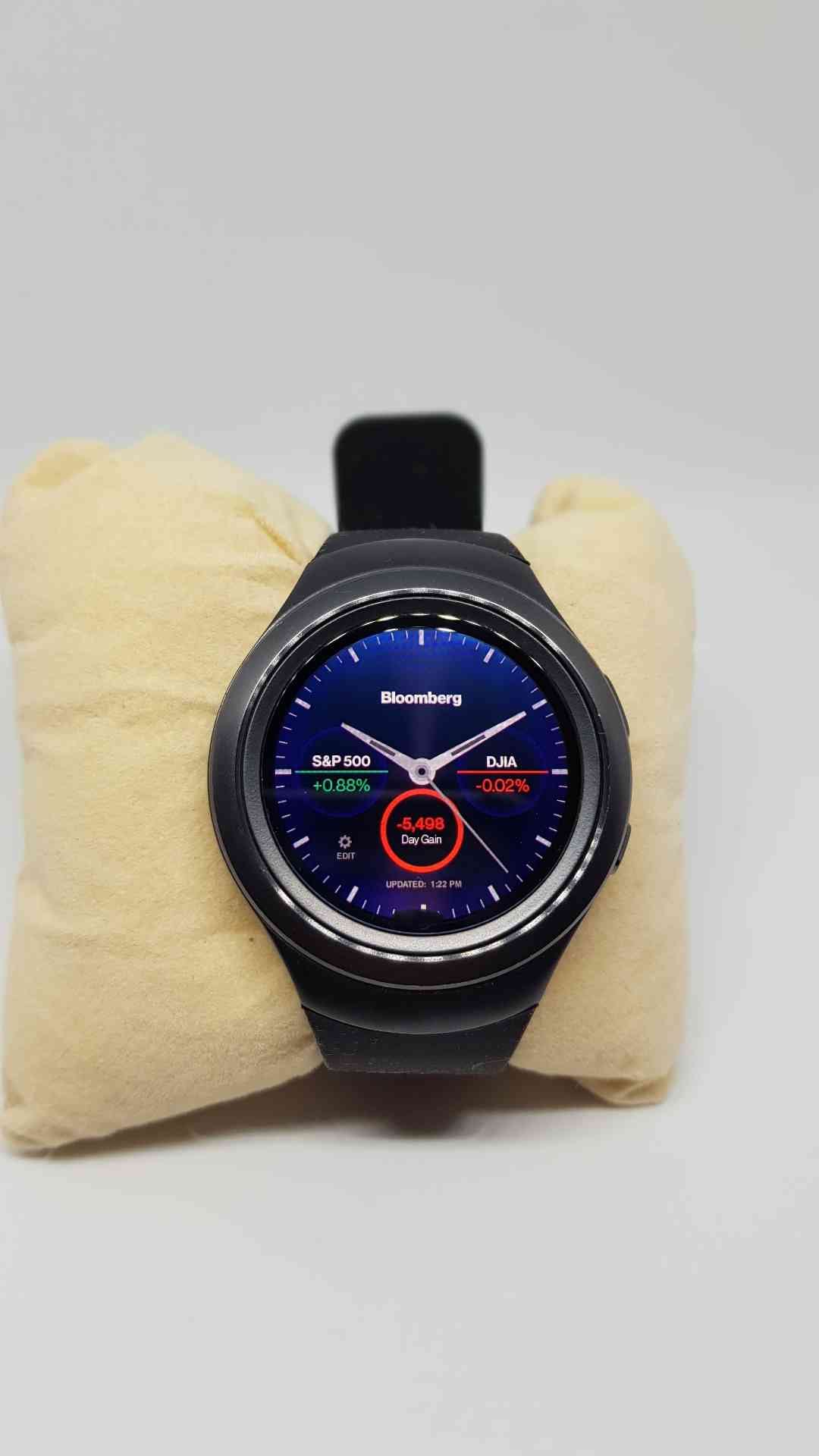 GEAR S2 SPORT WITH LOUD SPEAKERمع سماعه خارجية للتحدث مكالمات والتنبيهات
لا تنسَ أنك شاهدت هذا الإعلان في عنكبوت...