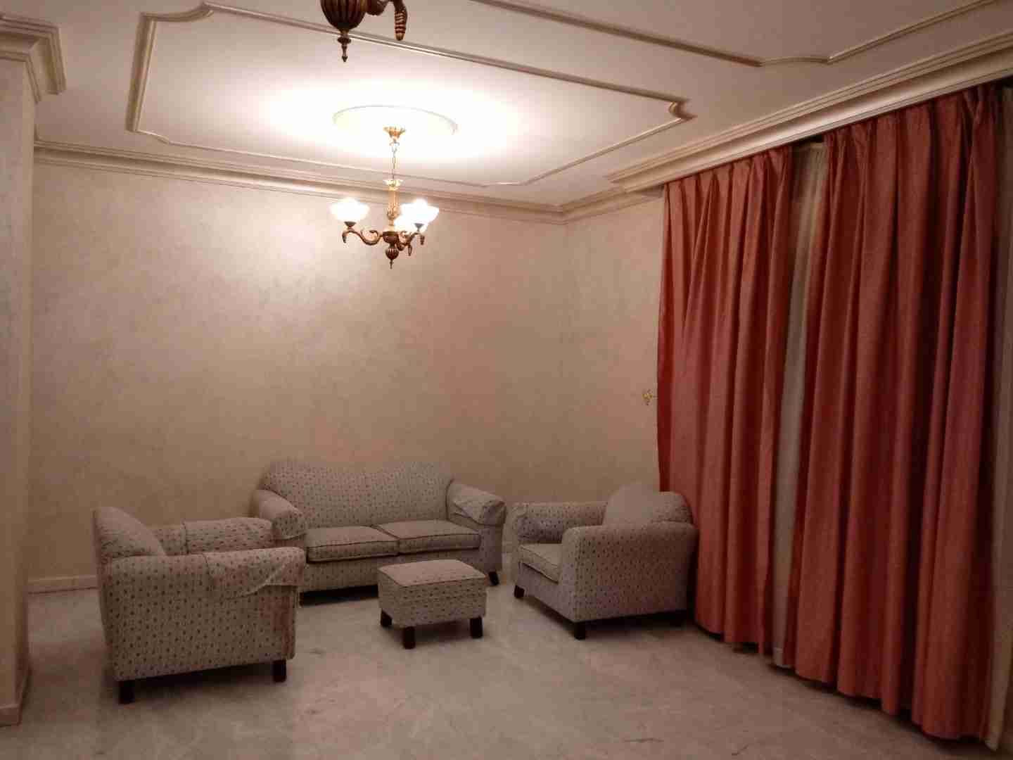 شقة فاخرة مفروشة للايجار دير غبار بسعر مغري 200 متر
لا تنسَ أنك شاهدت هذا الإعلان في عنكبوت
ش...