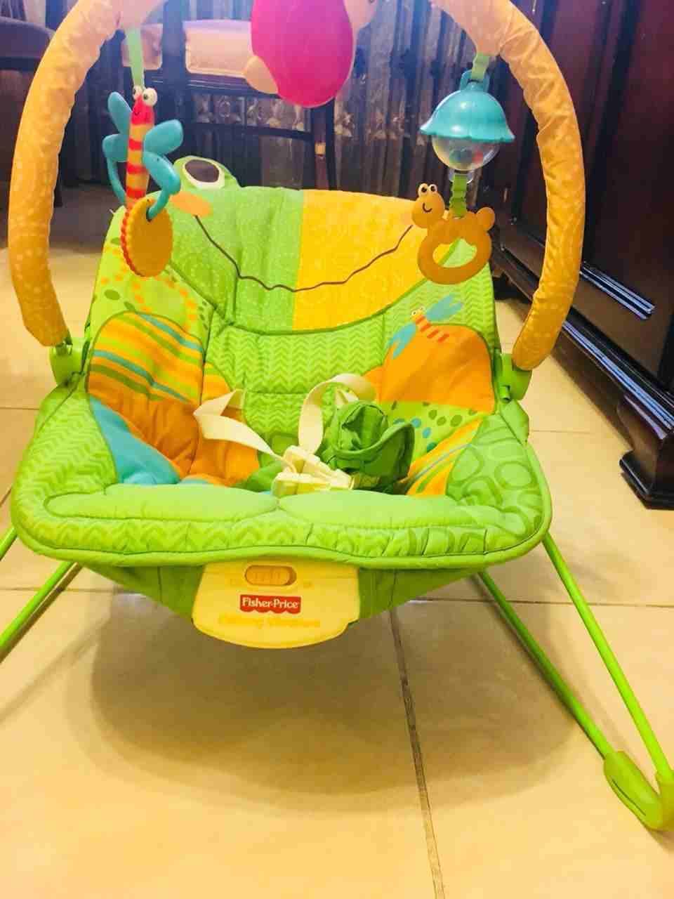 كرسي أطفال مع هزاز نوع Fisher price
لا تنسَ أنك شاهدت هذا الإعلان في عنكبوت
كرسي هزاز نوع Fisher...
