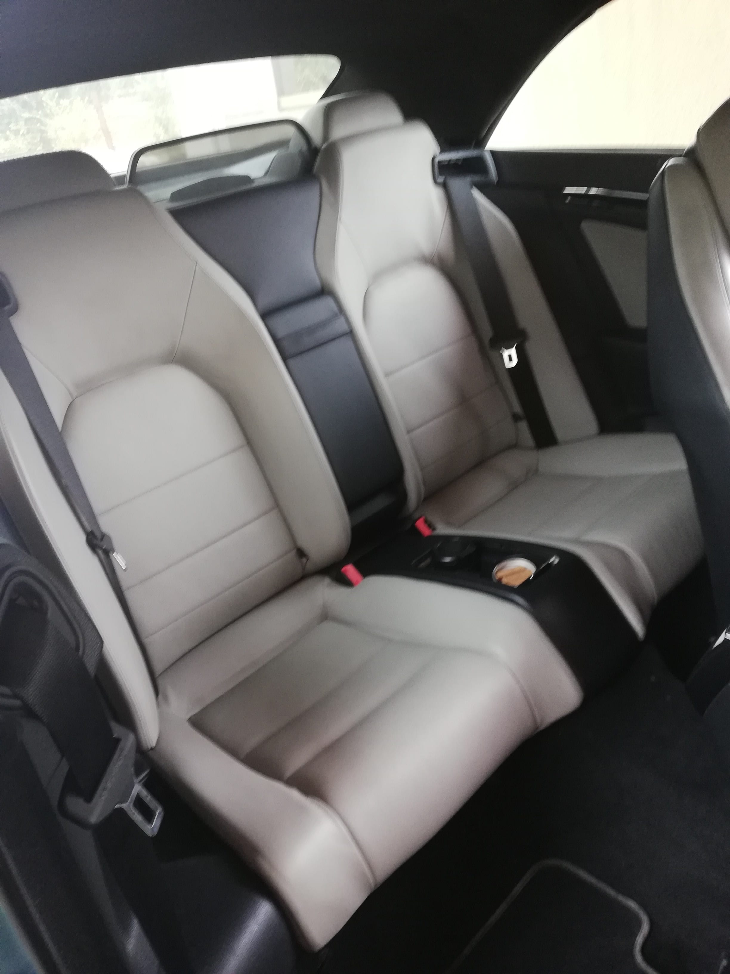 مرسيدس e250 كشف
لا تنسَ أنك شاهدت هذا الإعلان في عنكبوت
مرسيدس e250 كشف لون ازرق سماوي فل كام...
