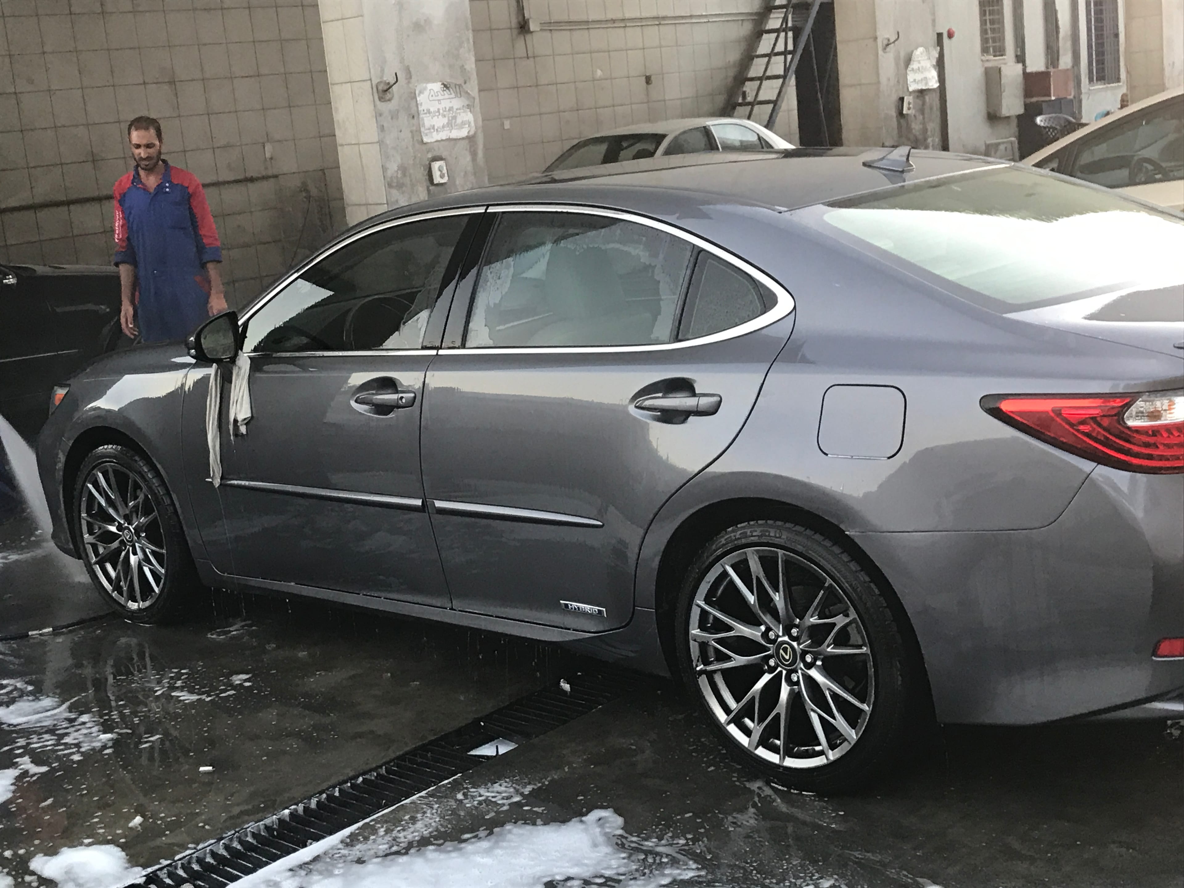 Lexus ultra luxury لكزس اعلى صنف
لا تنسَ أنك شاهدت هذا الإعلان في عنكبوت
فحص امامي مضروب
خلف...