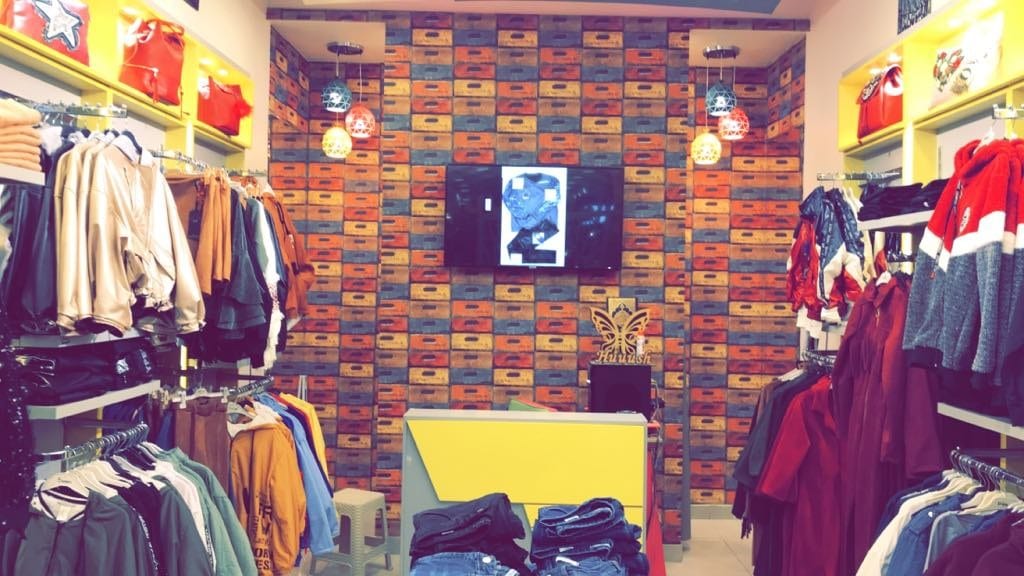 محل ملابس ستاتي مميز في مول للبيع - الصويفية
لا تنسَ أنك شاهدت هذا الإعلان في عنكبوت
محل ملا...
