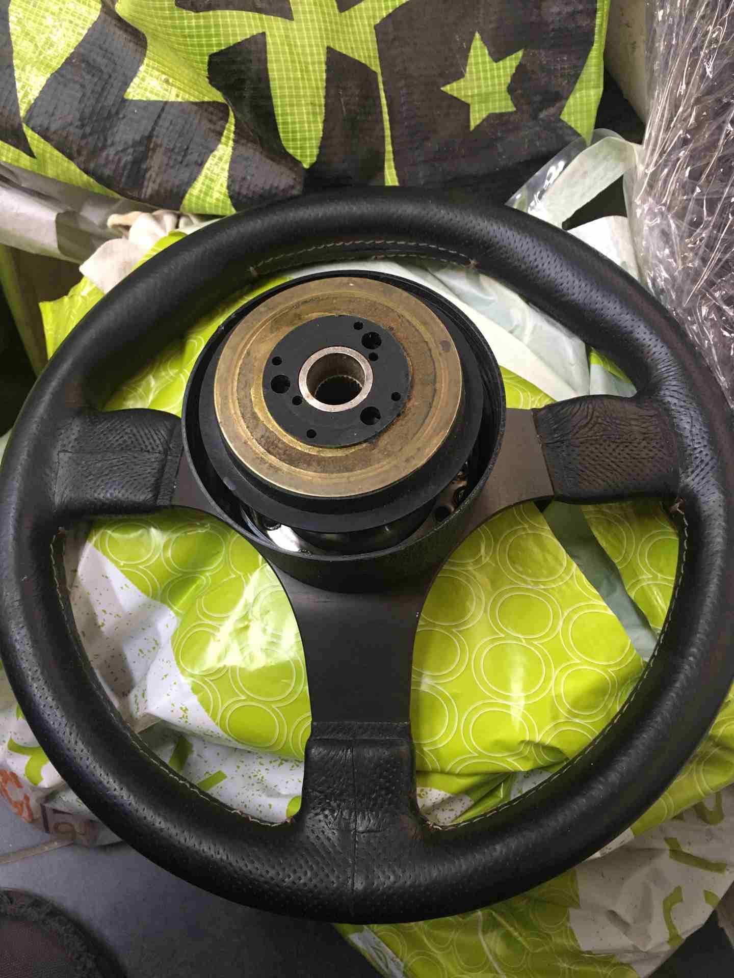 طارات ستيرنح رياضي مميز أصلي MOMO / Sparco / Nardi
لا تنسَ أنك شاهدت هذا الإعلان في عنكبوت
بحالة...