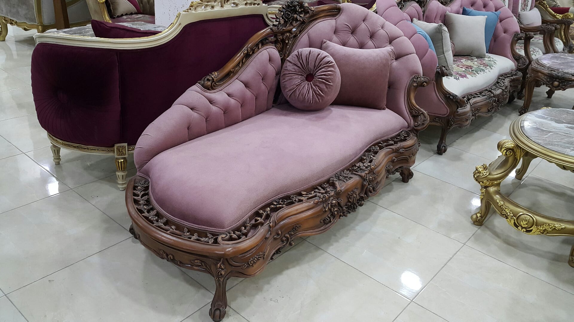 طيبة للمفروشات غرف نوم طقم كنب أحدث الموديلات
لا تنسَ أنك شاهدت هذا الإعلان في عنكبوت
بسم الل...