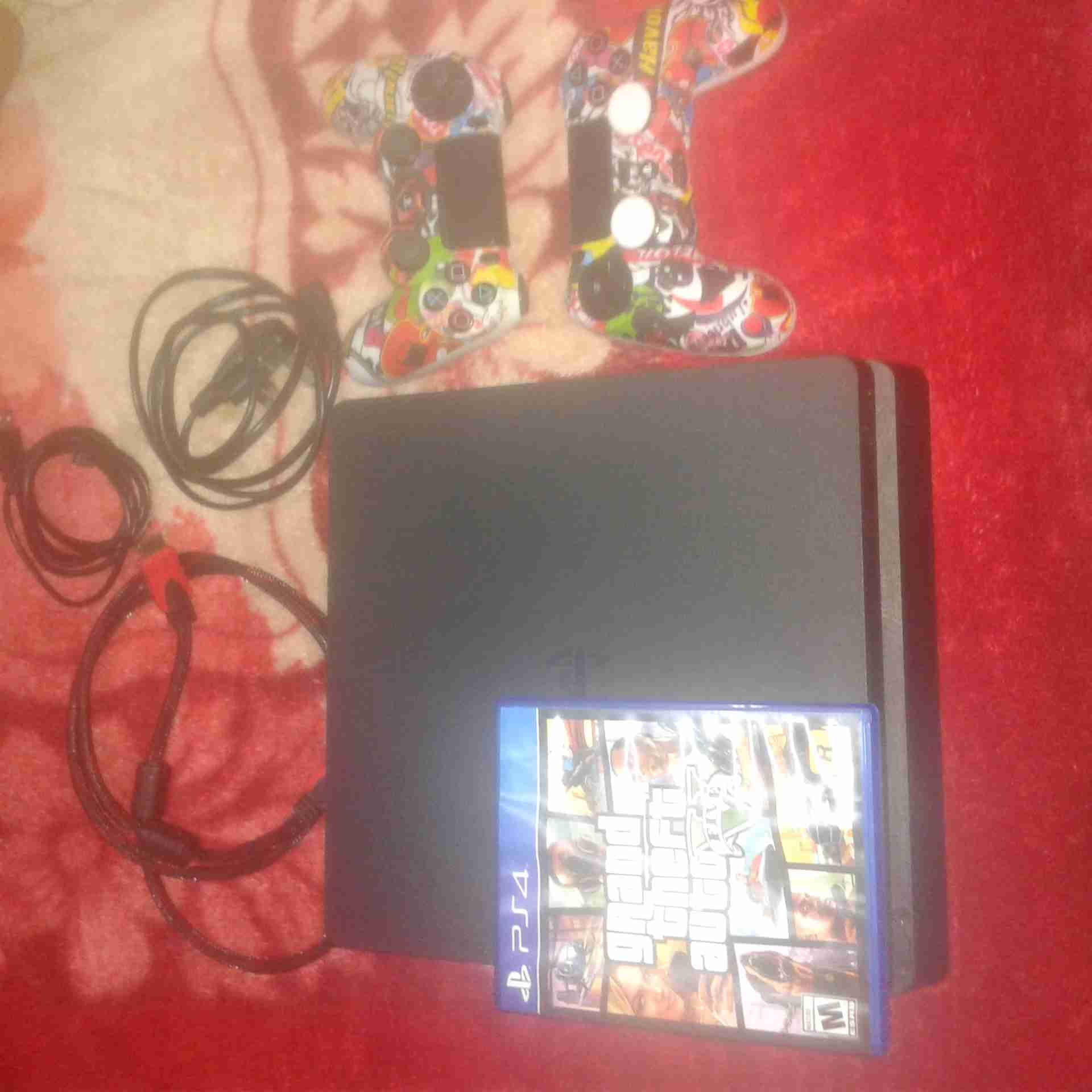 بلاستيشن مستعمل 5 شهور فقط مع اربع العاب محمله ع جهاز وسيدي gtav اتصال على رقم 0799112284
لا تنسَ أنك شاهدت هذا الإعلان في عنكبوت...