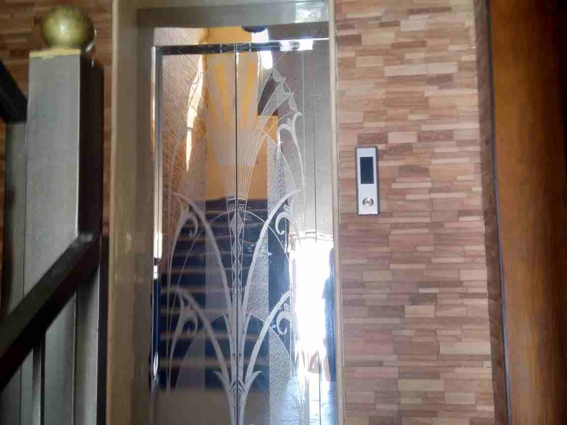 شقة للبيع شبة أرضية بأبو نصير
لا تنسَ أنك شاهدت هذا الإعلان في عنكبوت
شقة شبة أرضية مساحتها 125 م...