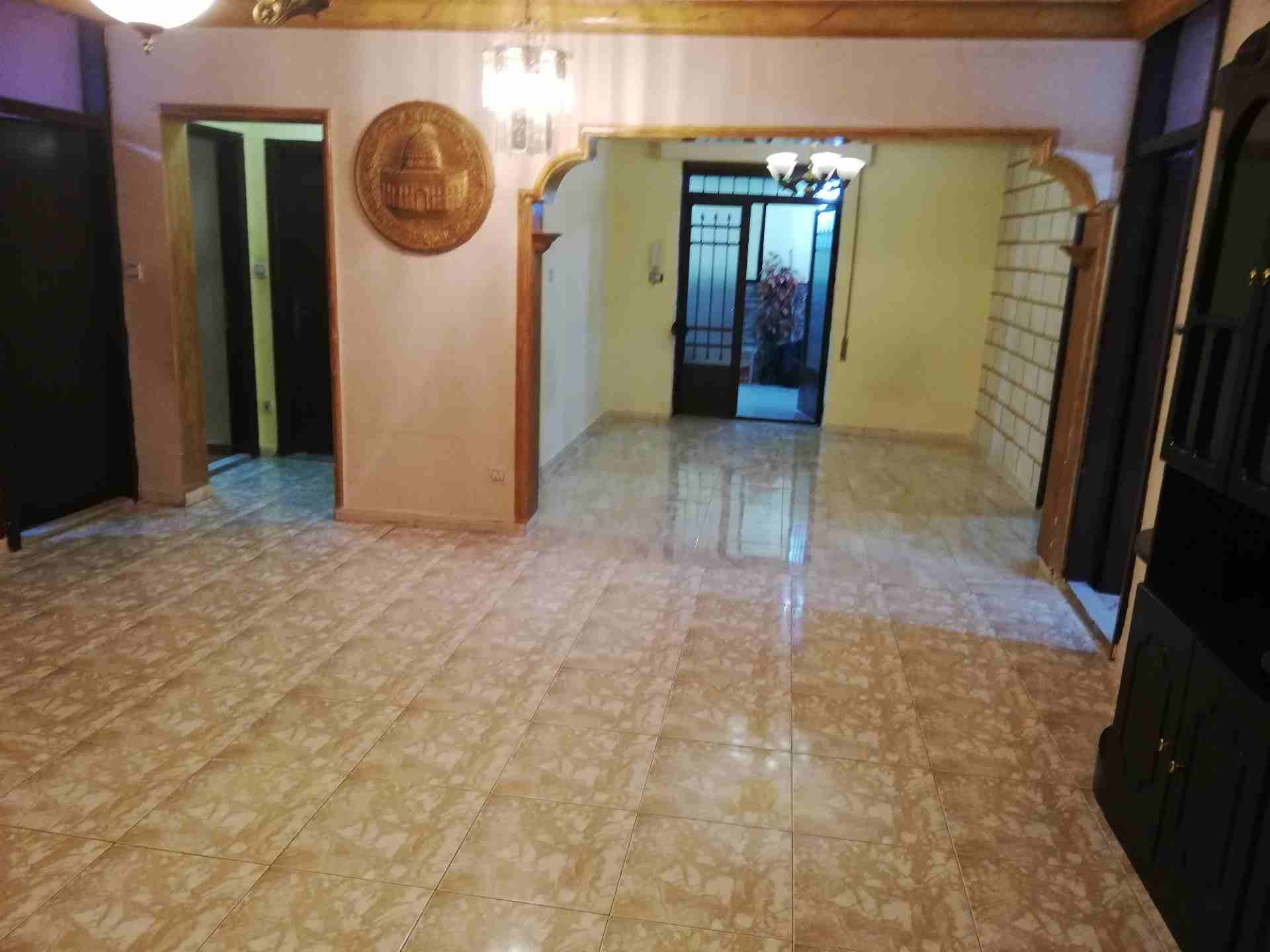 شقه للبيع في أبو نصير
لا تنسَ أنك شاهدت هذا الإعلان في عنكبوت
بسم الله الرحمن الرحيم
من المالك م...