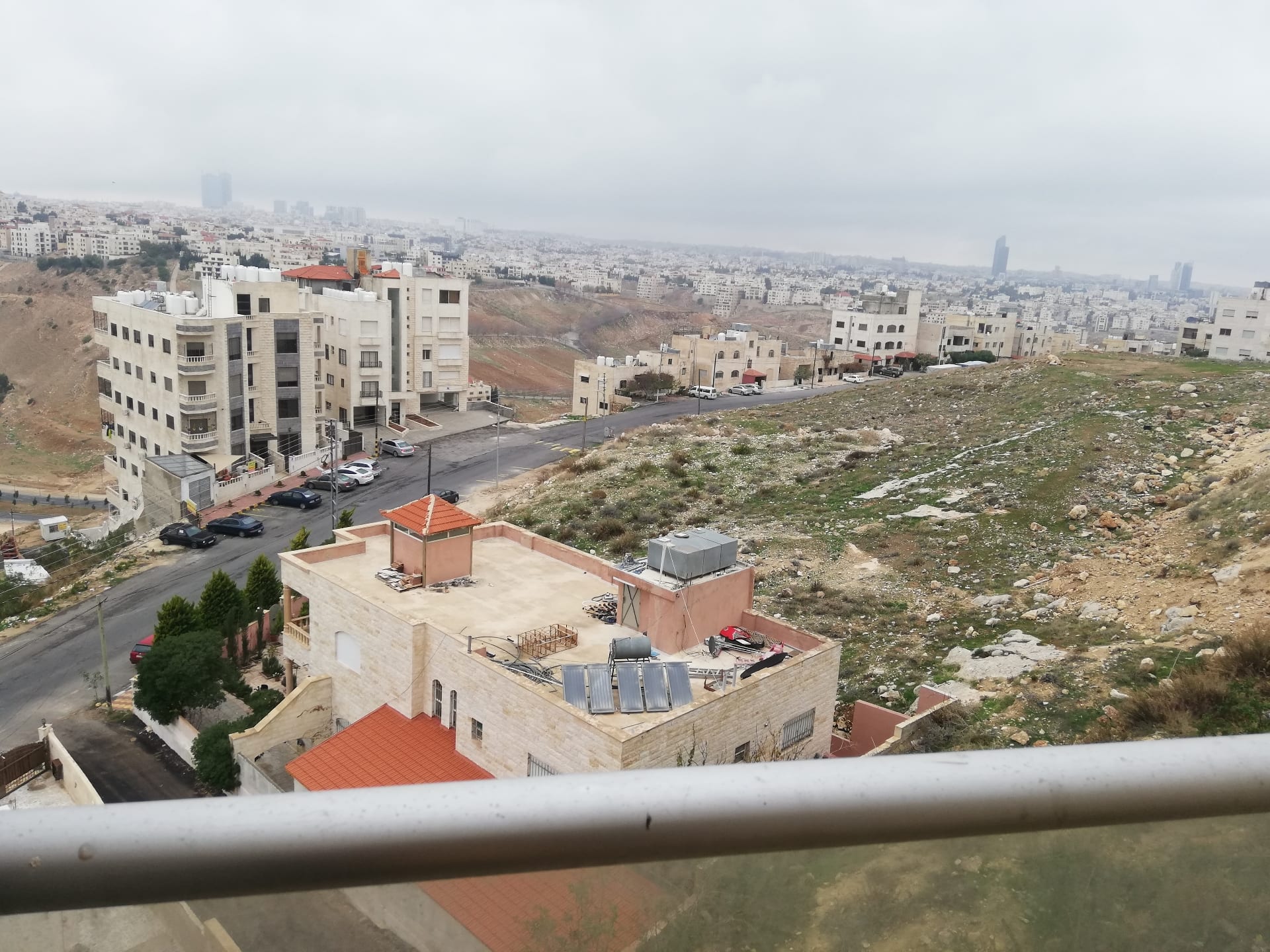 شقة فاخرة للبيع بربوة عبدون / الذراع الغربي بسعر مغري
لا تنسَ أنك شاهدت هذا الإعلان في عنكبوت...
