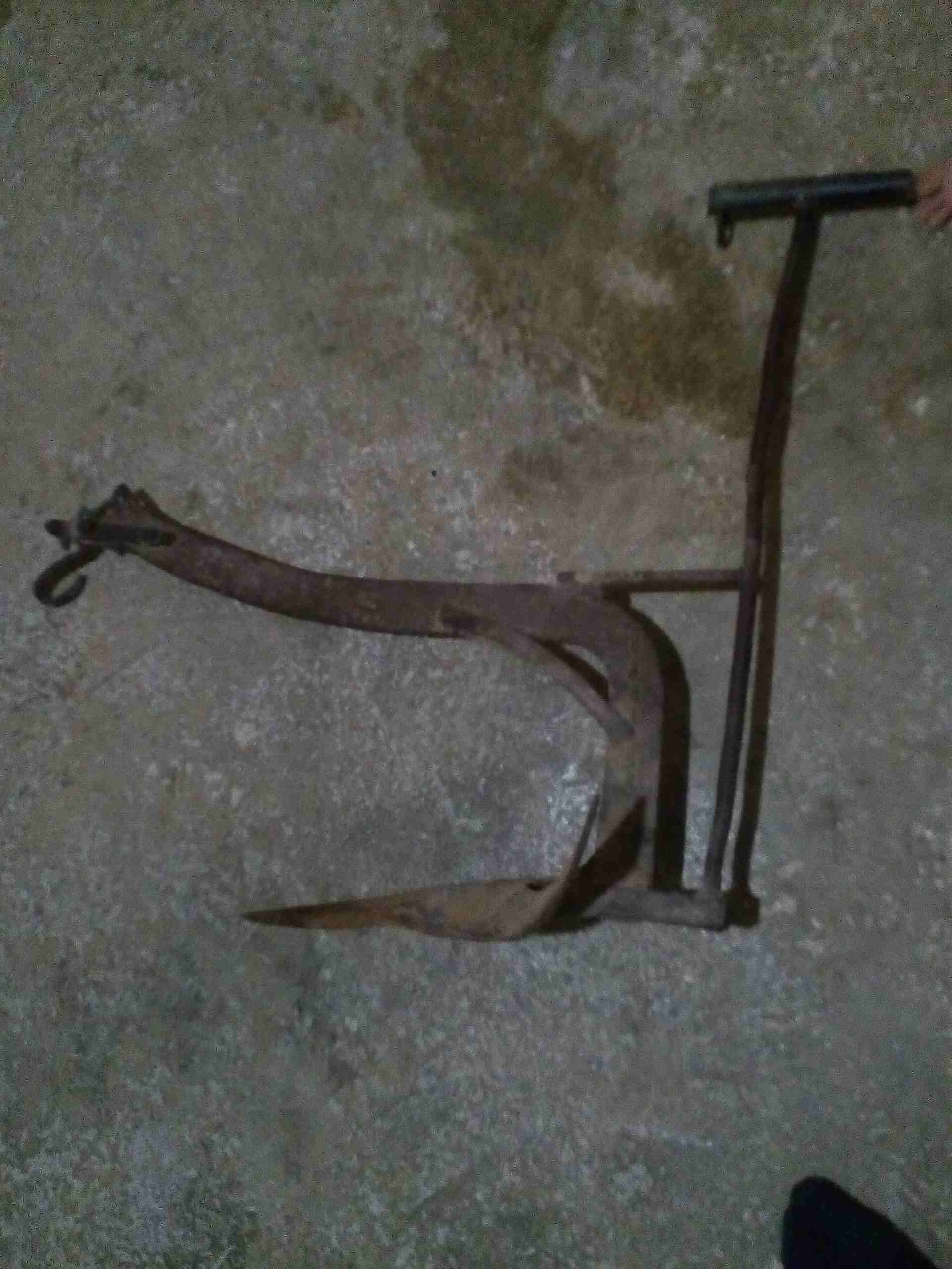 عود حراث للبيع
لا تنسَ أنك شاهدت هذا الإعلان في عنكبوت
يوجد عود حراث للبيع...