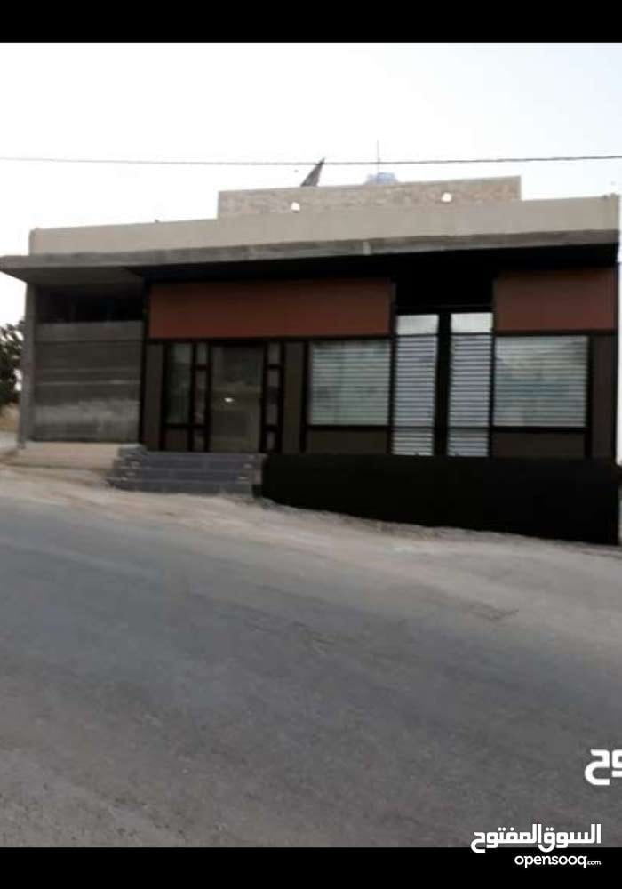 ثلاث مخازن للايجار في ابونصير
لا تنسَ أنك شاهدت هذا الإعلان في عنكبوت
قرب دوار جامعه العلوم ا...