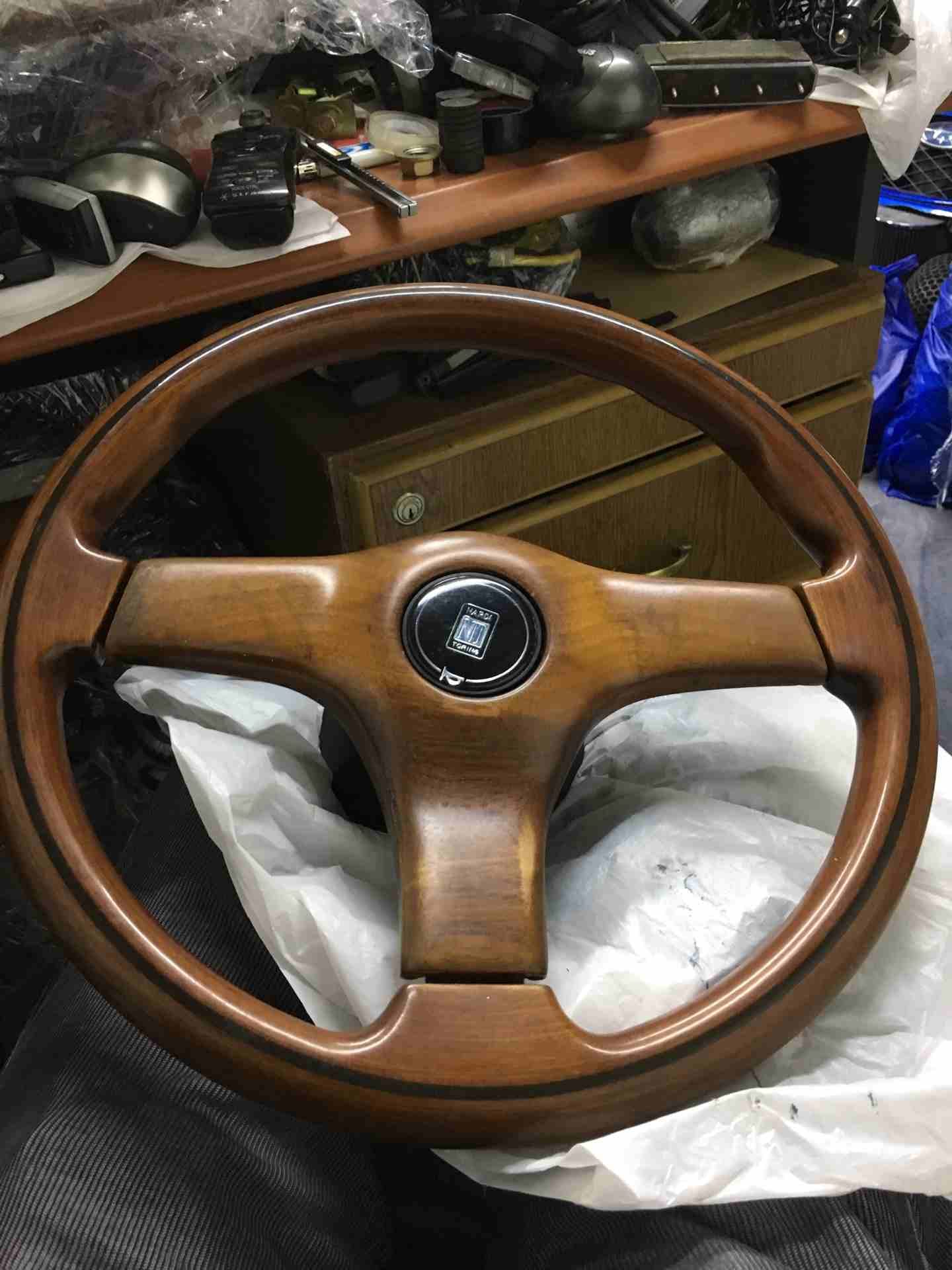 ستيرنج Nardi خشب جوز مميز جدا بحالة الوكالة مع بوكس أصلي
لا تنسَ أنك شاهدت هذا الإعلان في عنكبوت...