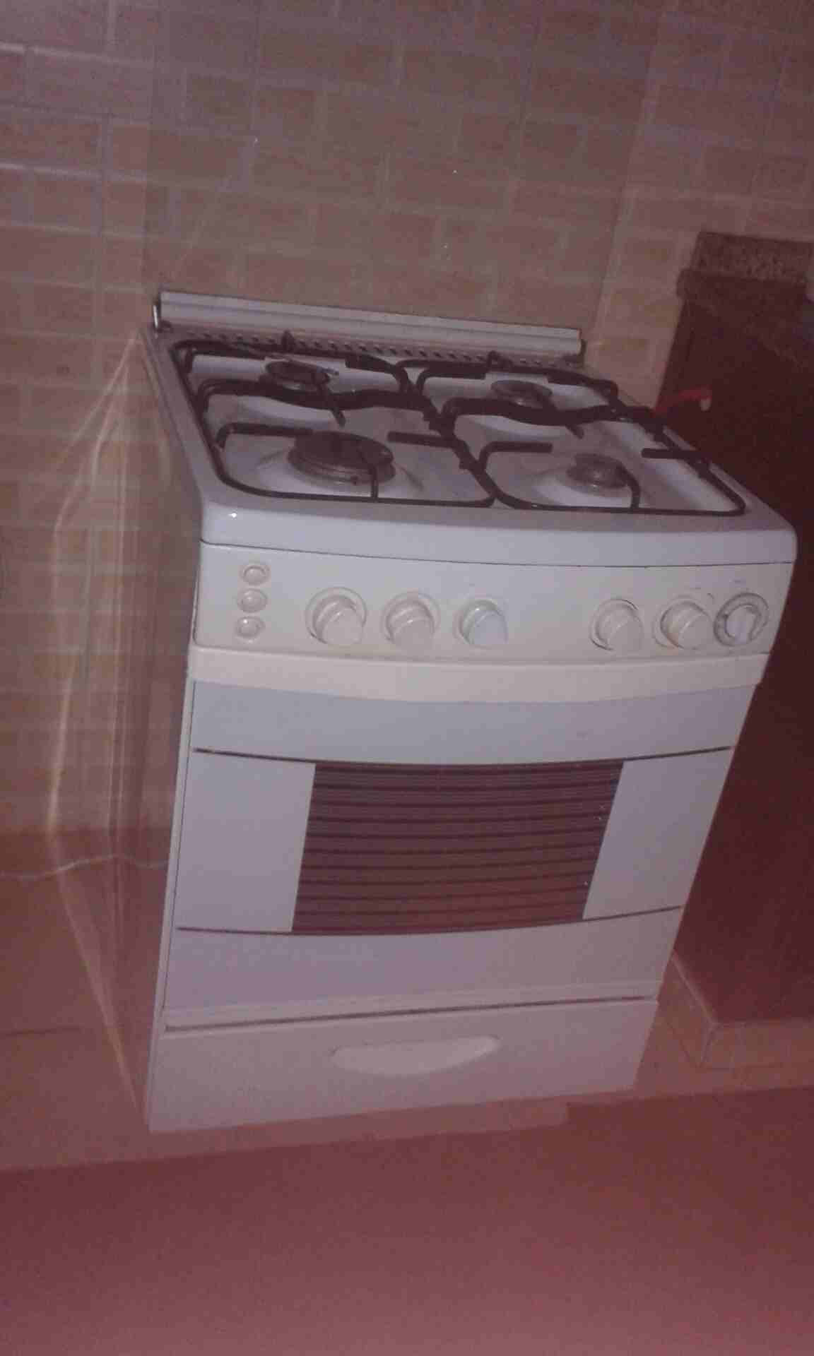 فرن 4 عيون
لا تنسَ أنك شاهدت هذا الإعلان في عنكبوت
فرن 4 عيون
السعر 50...