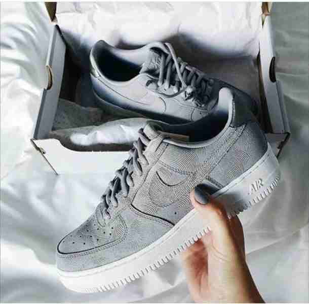 شوز ماركة اديداس adidas نايك nike .. وغيرها بأسعار جملة دون جمرك
لا تنسَ أنك شاهدت هذا الإعلان في عنكبوت...