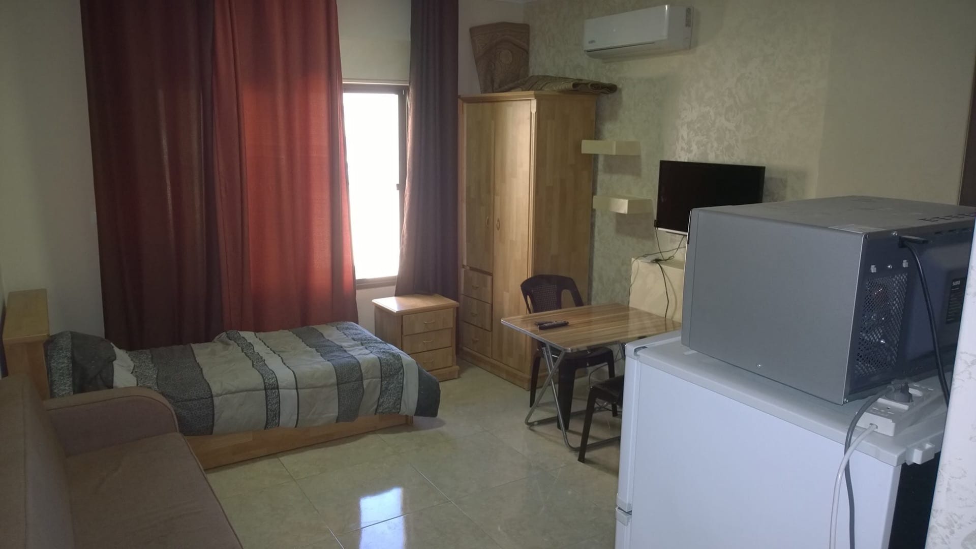 University Street neighborhood Amman city - 30 sqm apartment for rent
لا تنسَ أنك شاهدت هذا الإعلان في عنكبوت...