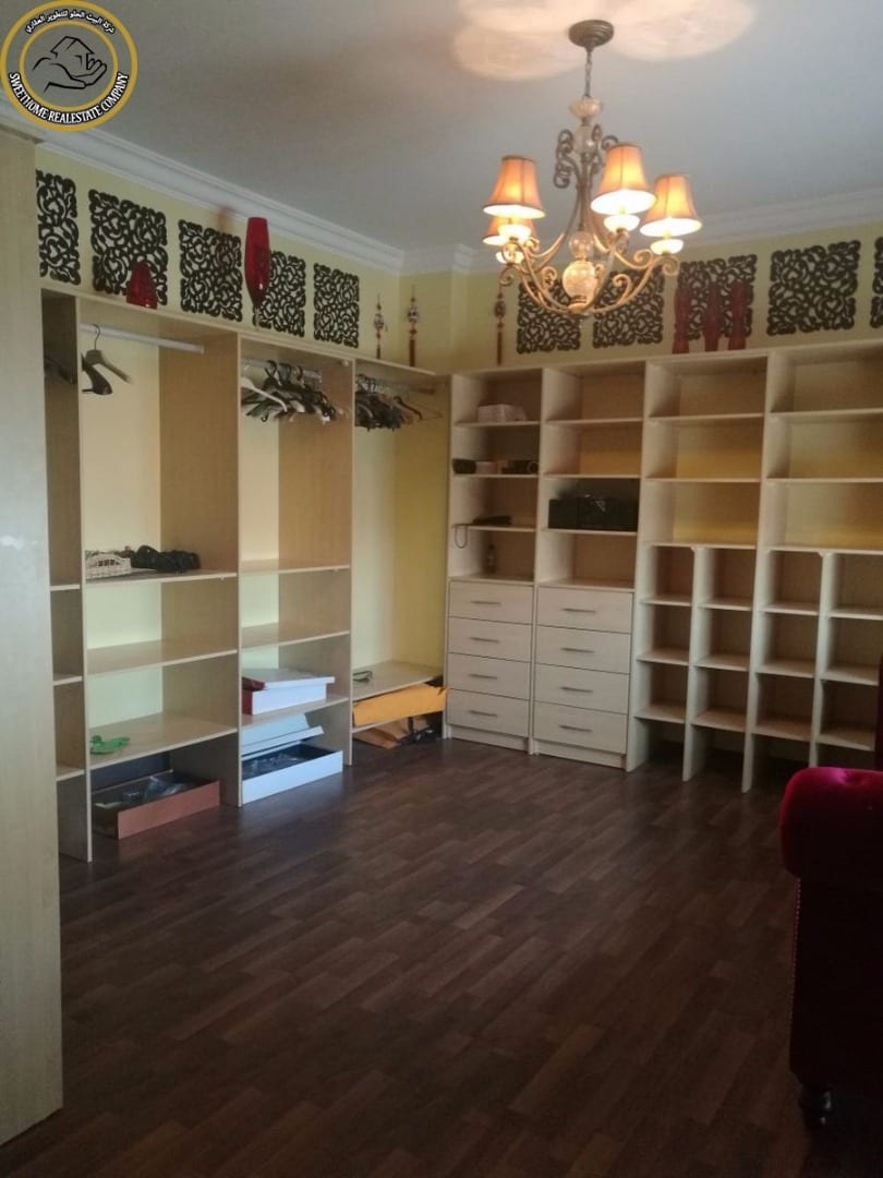 شقة طابقية مفروشة فاخرة للبيع في الصويفية طابق ثالث 350م
لا تنسَ أنك شاهدت هذا الإعلان في عنكبوت...