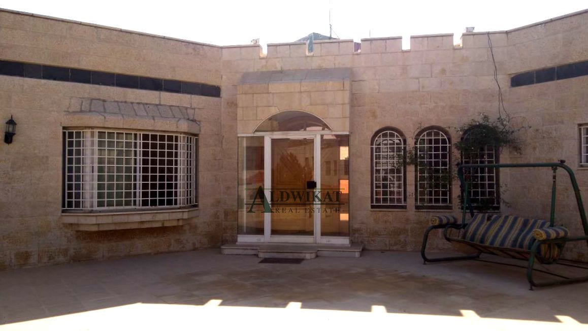 فيلا مستقلة للايجار في ضاحية الرشيد , مساحة الارض 993م - مساحة البناء 630م
لا تنسَ أنك شاهدت هذا الإعلان في عنكبوت...