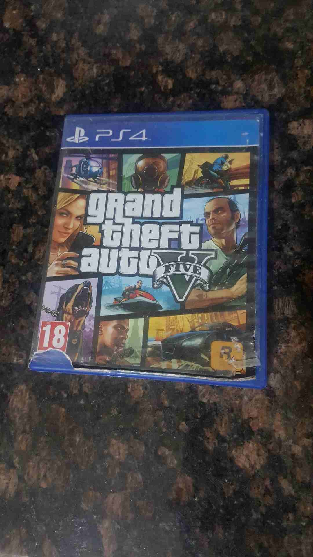 لعبة GTA *5
لا تنسَ أنك شاهدت هذا الإعلان في عنكبوت
لعبة بلايستيشن 4 فقط 15 دينار او بدل على سيدي...