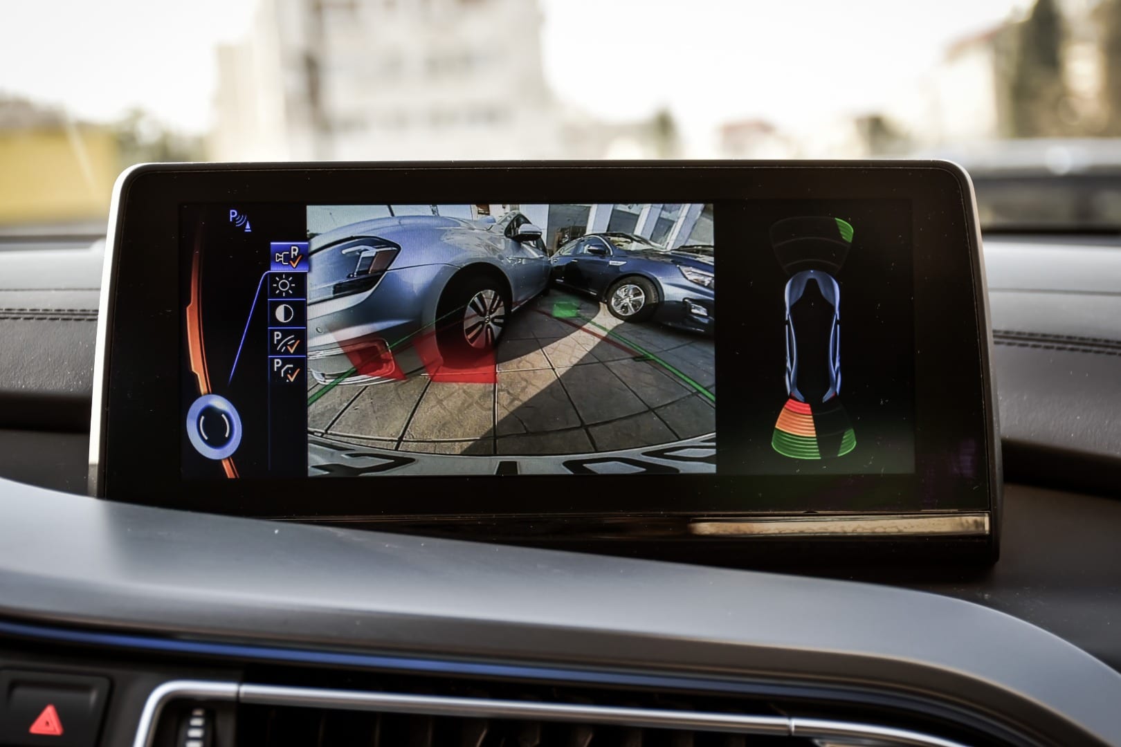 بي ام دبليو اي 8 2014 BMW i8 eDrive
لا تنسَ أنك شاهدت هذا الإعلان في عنكبوت
بي ام دبليو اي 8...
