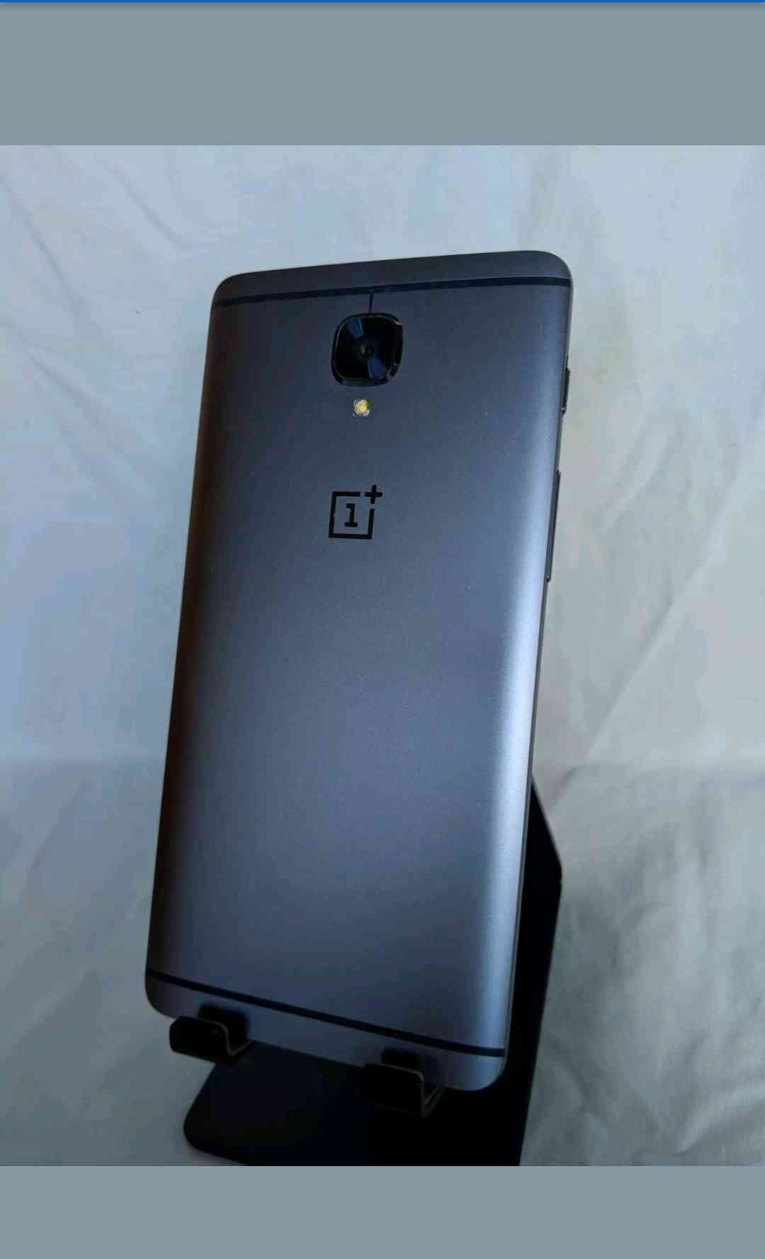 هاتف oneplus 3t
لا تنسَ أنك شاهدت هذا الإعلان في عنكبوت
اللون رمادي
الشاشة 5.5انش سوبر امولد...