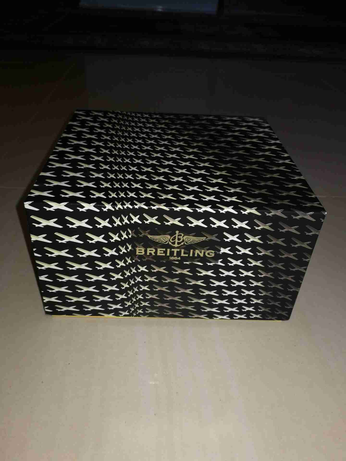 BREITLING PILOT Brand New Special Edition
لا تنسَ أنك شاهدت هذا الإعلان في عنكبوت
BREITLING P...
