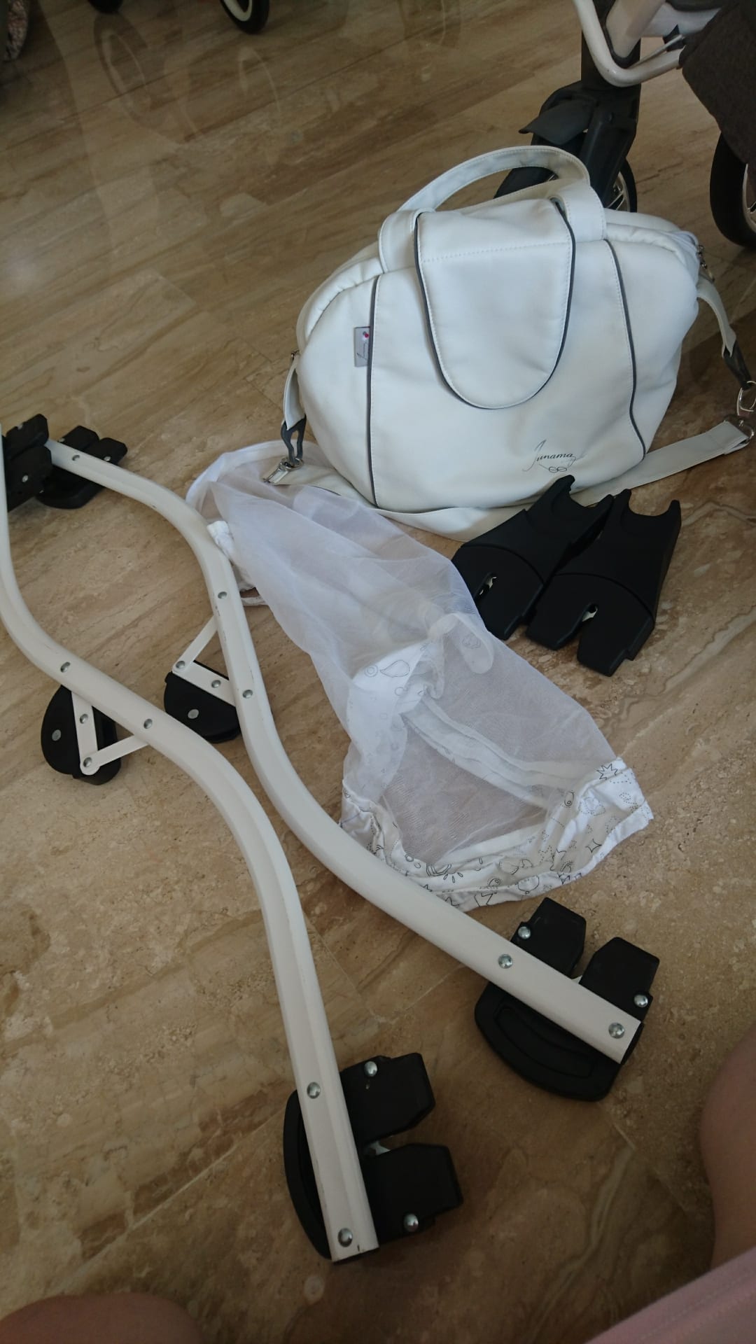 junama Stroller 2015 made in Poland excellent condition
لا تنسَ أنك شاهدت هذا الإعلان في عنكبوت...
