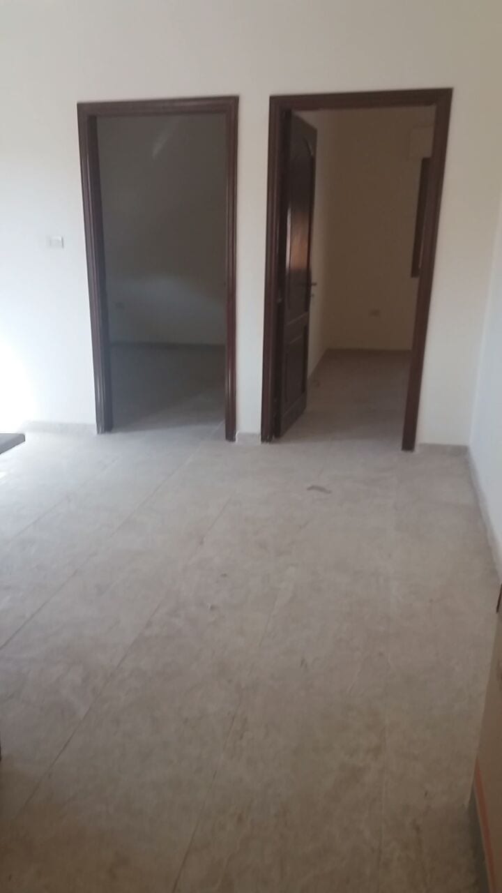 شقة جديدة في حي عدن للإيجار 3 غرف وصالون ومطبخ راكب وحمامين
لا تنسَ أنك شاهدت هذا الإعلان في عنكبوت...