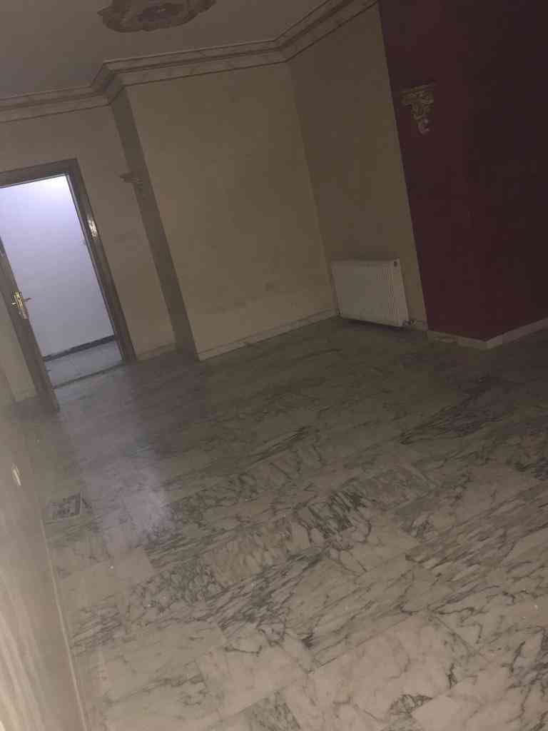شقة فارغة للايجار خلدا 4200
لا تنسَ أنك شاهدت هذا الإعلان في عنكبوت
3نوم 3حمام صالون صالة معي...