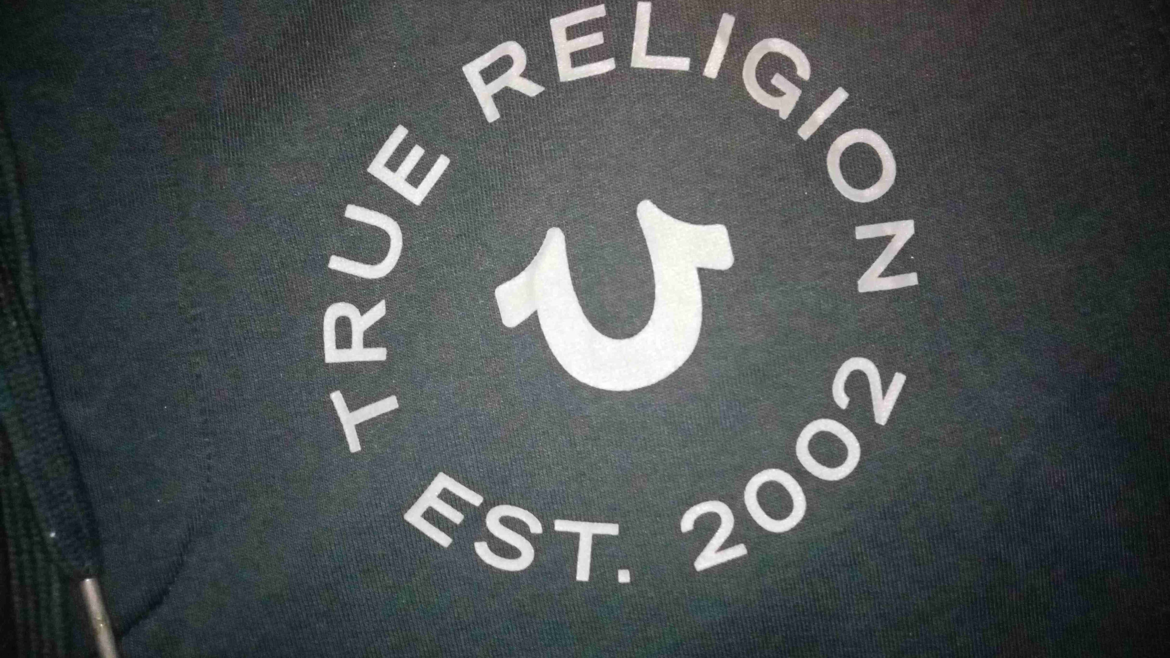 true religion hugo boss tommy Hilfiger
لا تنسَ أنك شاهدت هذا الإعلان في عنكبوت
الموقع ضاح...