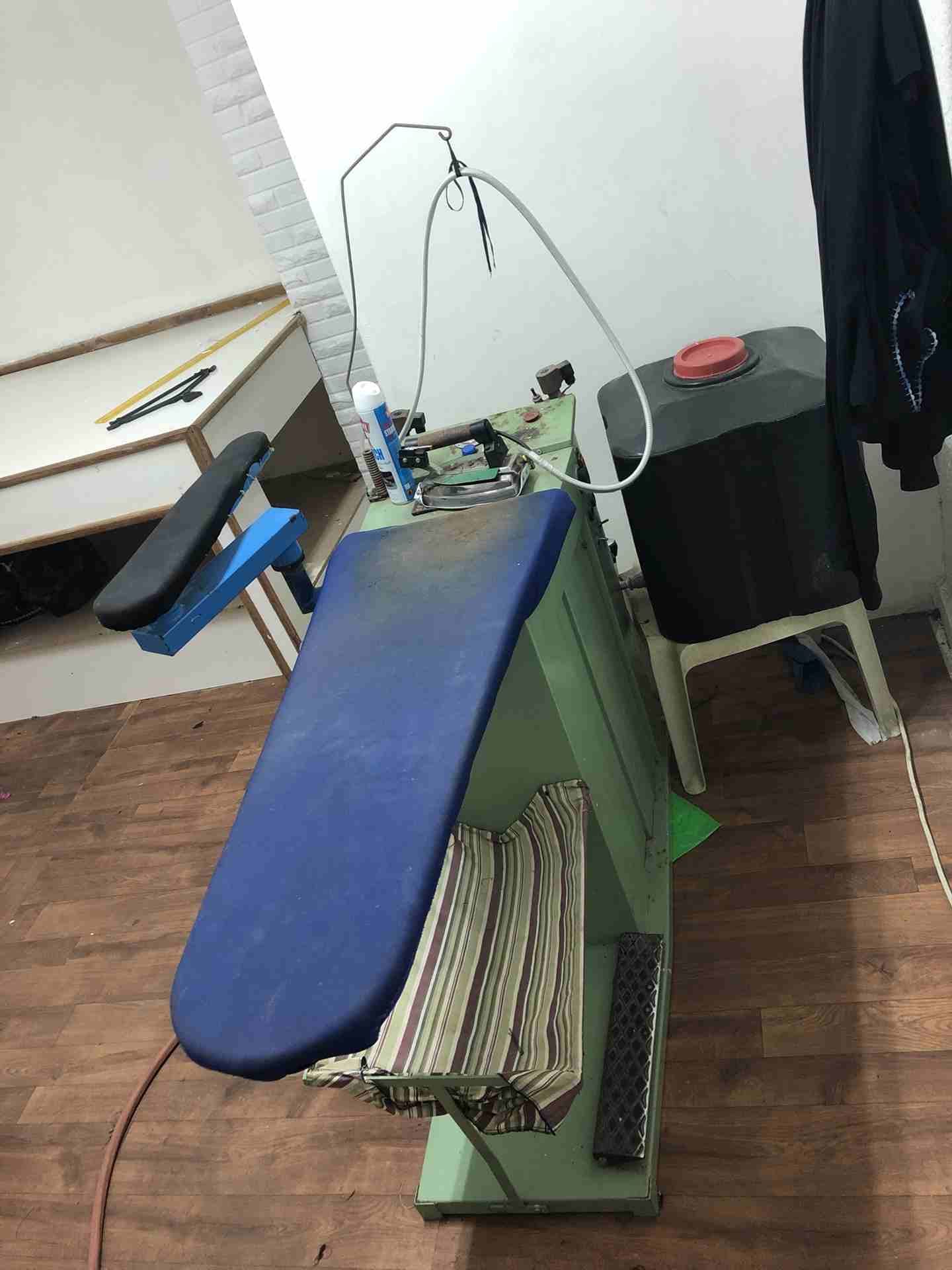مخيطة وكوي ملابس بكامل معداتها للبيع او الضمان
لا تنسَ أنك شاهدت هذا الإعلان في عنكبوت
مخيطة للبي...