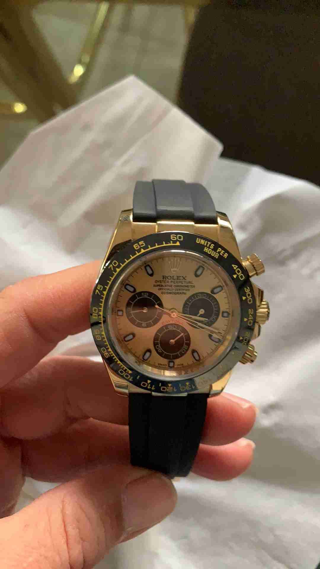 صنف اول مستعمله 3 مرات
لا تنسَ أنك شاهدت هذا الإعلان في عنكبوت
Rolex yacht master rose gold...