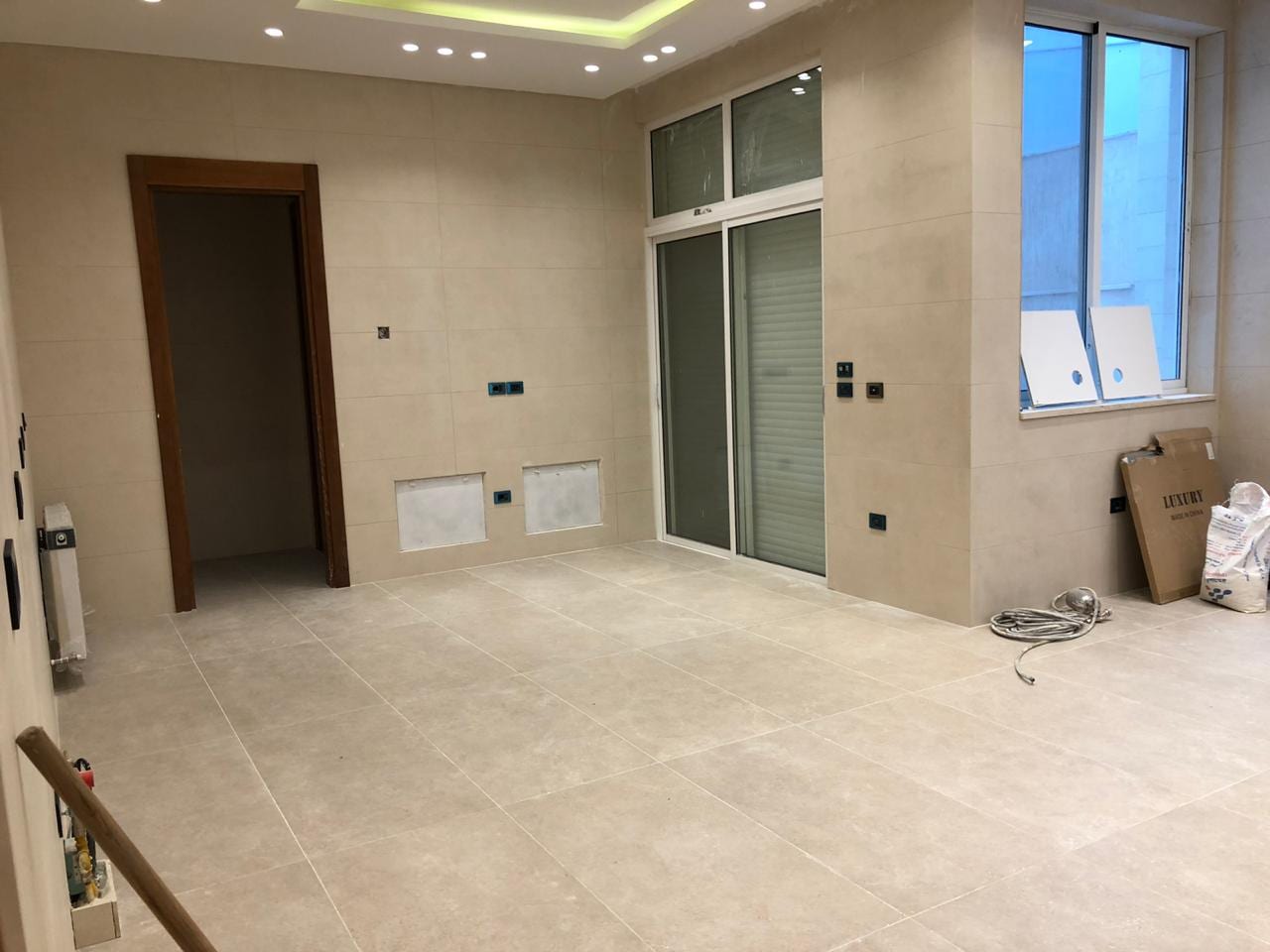 فيلا للبيع /طريق المطار -خلف البنك العربي
لا تنسَ أنك شاهدت هذا الإعلان في عنكبوت
فيلا للبيع...