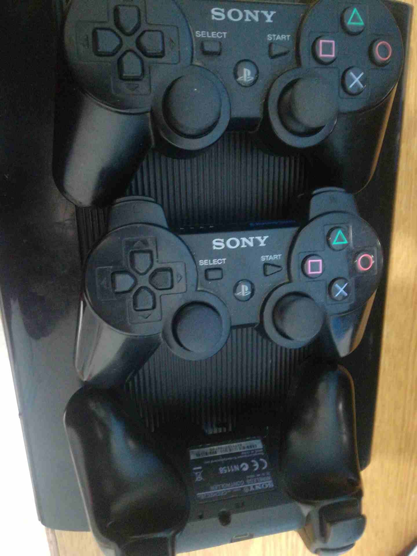 ps3 للبدل على لابتوب حديث
لا تنسَ أنك شاهدت هذا الإعلان في عنكبوت
Ps3 مواصفات ممتازه
500GB
ثلاث...