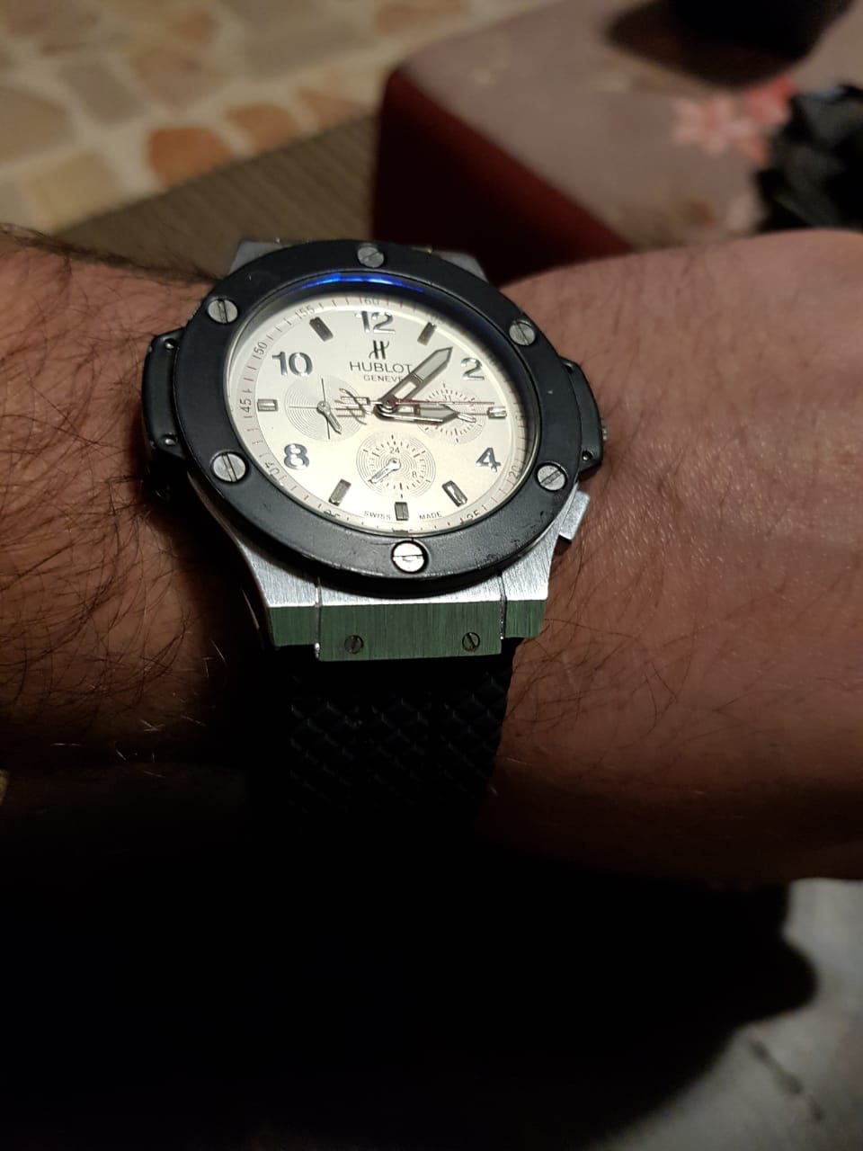 hublot
لا تنسَ أنك شاهدت هذا الإعلان في عنكبوت
ساعة HUBLOT كوبي جديده جميع العدادات شغاله
تع...