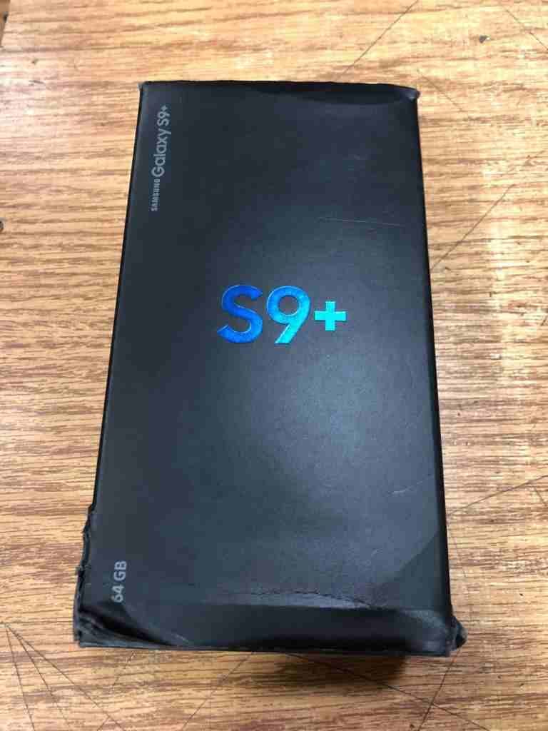سامسونج جالاكسي s9
لا تنسَ أنك شاهدت هذا الإعلان في عنكبوت
سامسونج s9 الجهاز مستعمل فترة بسيطة...