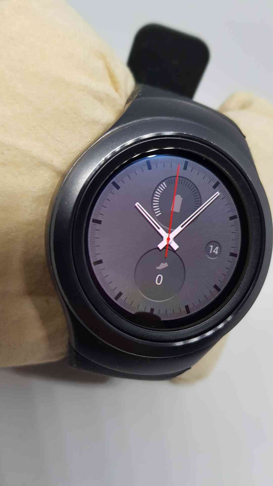 GEAR S2 SPORT WITH LOUD SPEAKERمع سماعه خارجية للتحدث مكالمات والتنبيهات
لا تنسَ أنك شاهدت هذا الإعلان في عنكبوت...