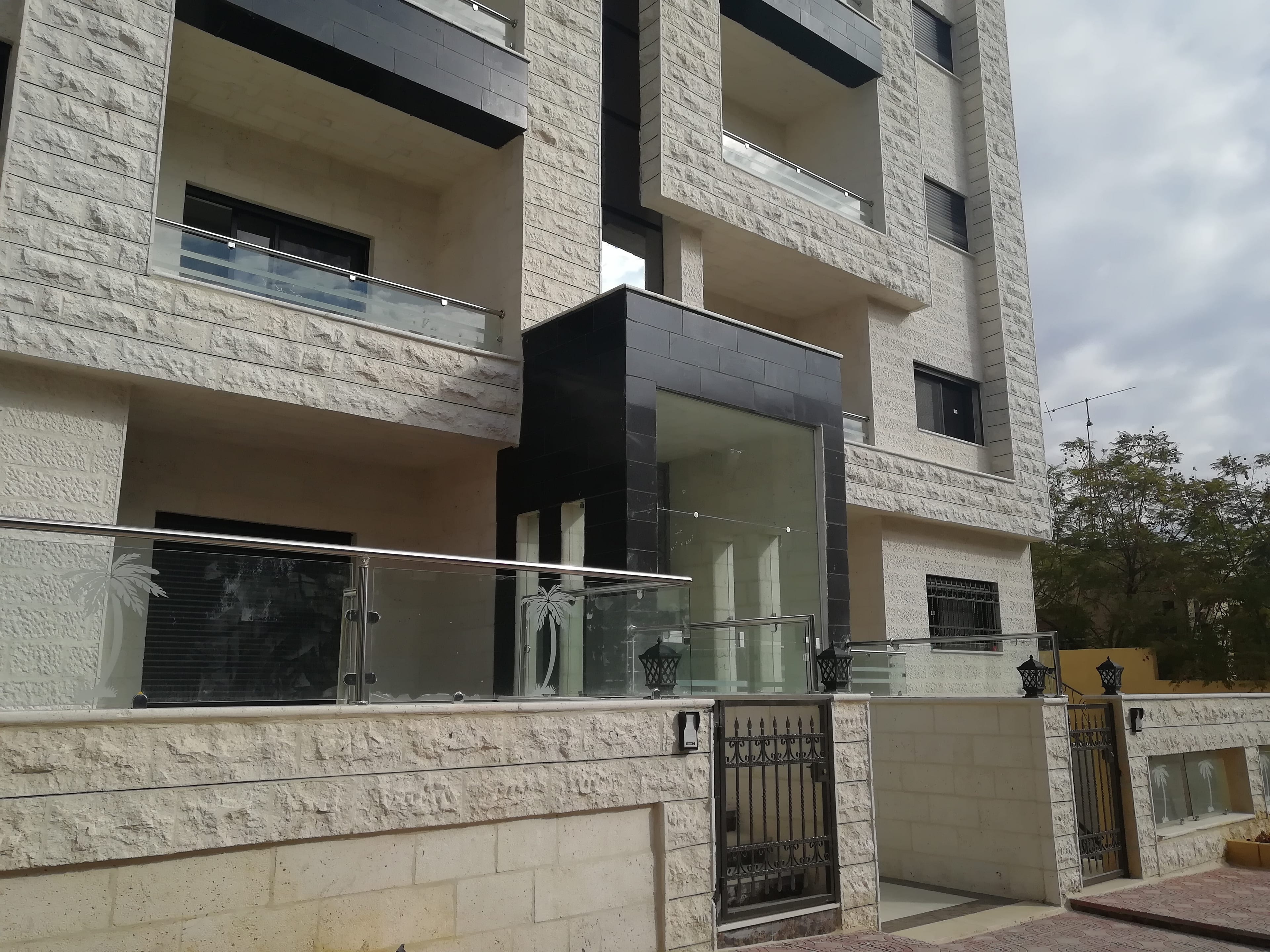 استوديوهات بالاقساط بجانب الجامعة الاردنية ومن المالك مباشرة
لا تنسَ أنك شاهدت هذا الإعلان في عنكبوت...