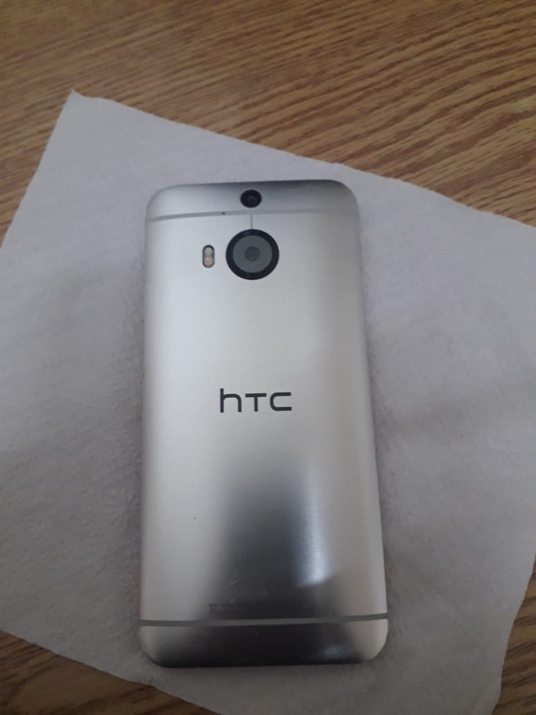 HTC m9 بلس
لا تنسَ أنك شاهدت هذا الإعلان في عنكبوت
جهازه بحاله جيده ونظيف
ذاكره 32g
بصمة شغ...