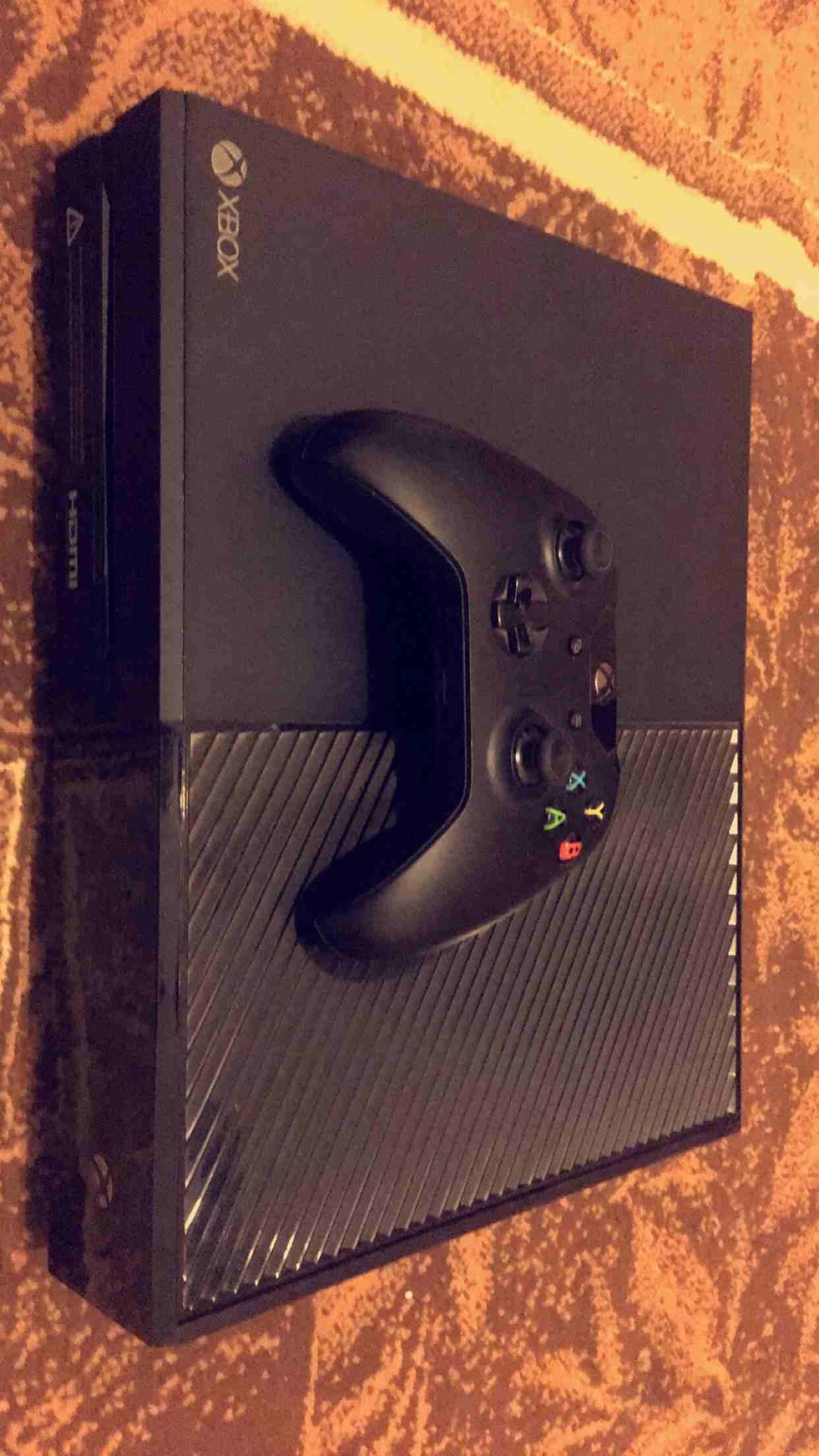 Xbox one
لا تنسَ أنك شاهدت هذا الإعلان في عنكبوت
Xbox console 2 original hands...