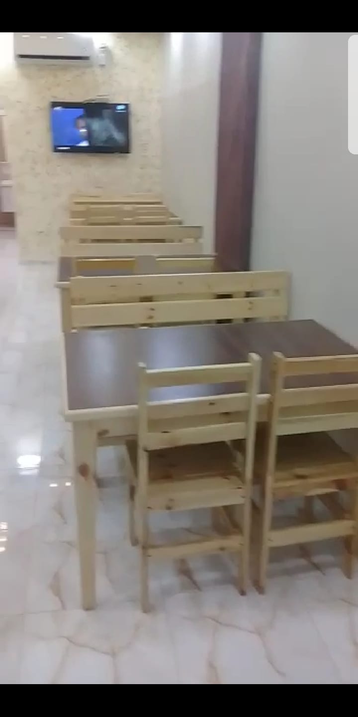 كراسي وطاولات مقاهي وكوفي شوب على كيفك
لا تنسَ أنك شاهدت هذا الإعلان في عنكبوت
اللهم صل على س...