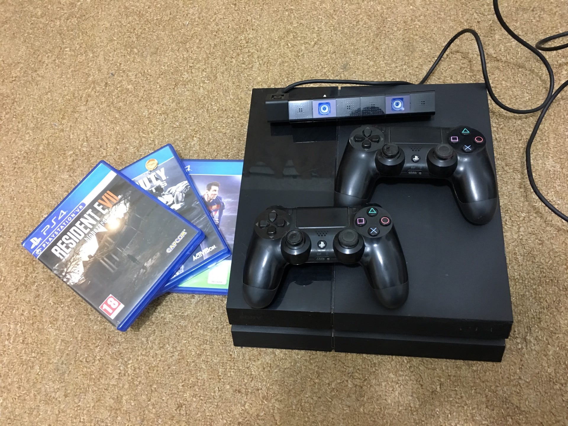 Playstation 4 500 GB
لا تنسَ أنك شاهدت هذا الإعلان في عنكبوت
بلايستيشن 4 ، 500 جيجا مع كاميرا...