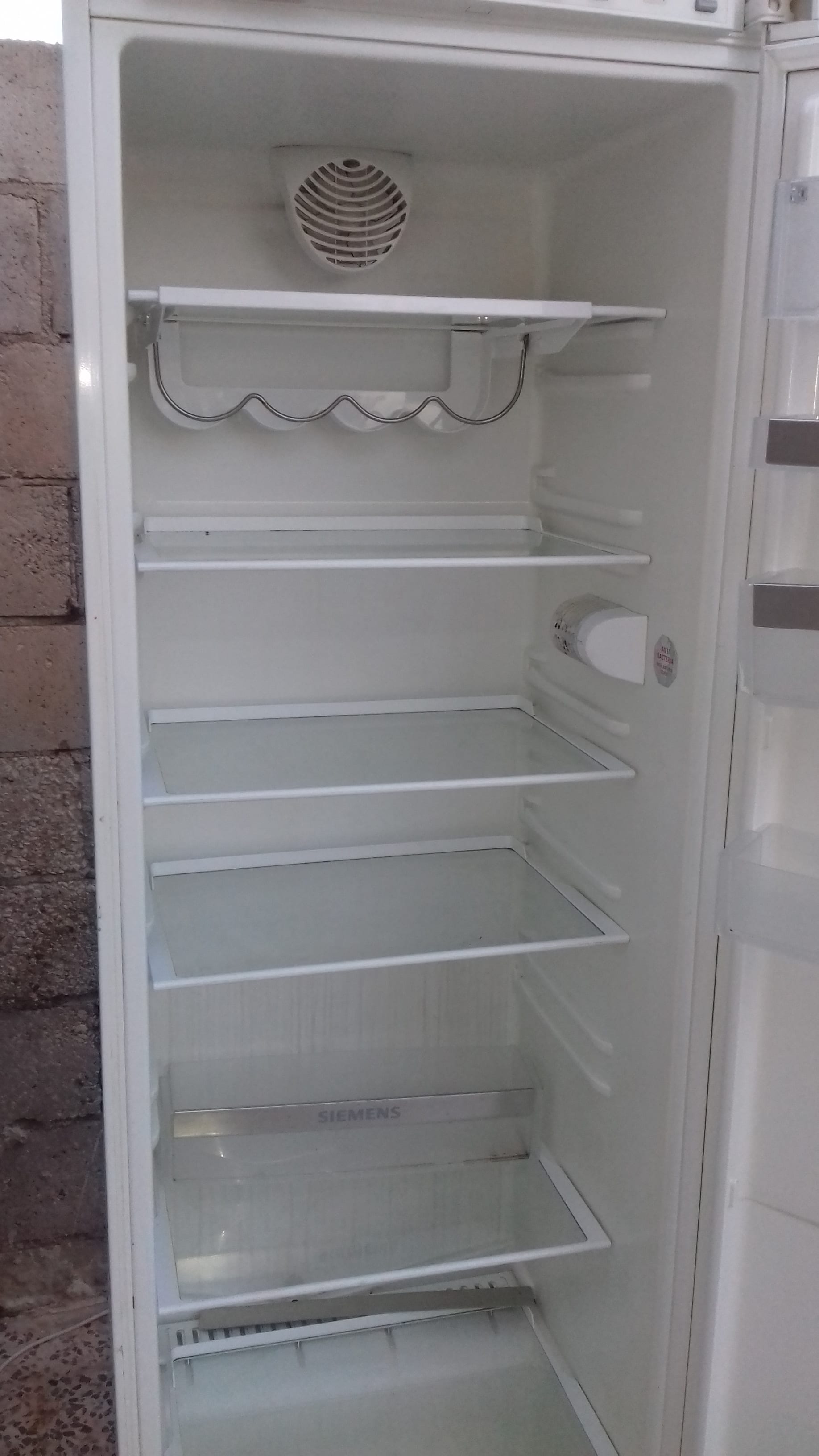 فريزر وثلاجه SIEMENS بحاله جيده جدا
لا تنسَ أنك شاهدت هذا الإعلان في عنكبوت
فريزر وثلاجه سيمن...