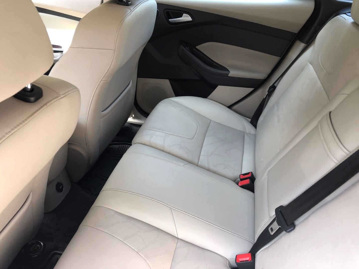 Ford Focus Electric 2013 بسعر ممتاز
لا تنسَ أنك شاهدت هذا الإعلان في عنكبوت
فورد فوكس 2013 ك...