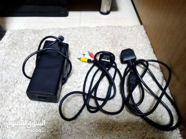 اكس بوكس 360 للبيع بحالة جيدة جدا بدون اي عطل جميع القطع اصلية.
معدلة(يعني السيدي بدينار او دينارين) ، 250gb ، ايدتين اصليات ، جميع الوصلات ، كاميرا ، عليها حساب اون لاين......السعر 150 وان شاء الله م...