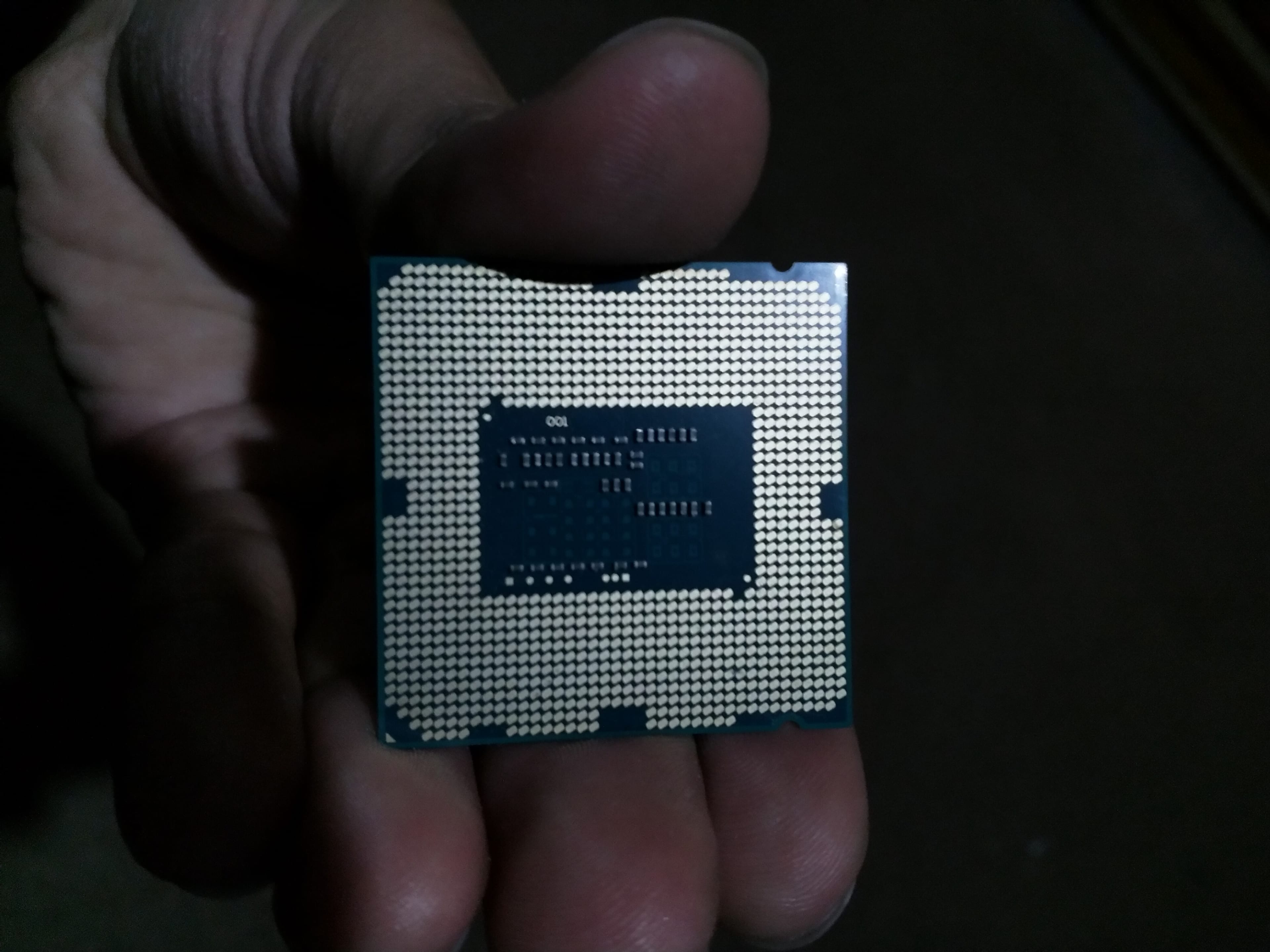 core i3 4130
لا تنسَ أنك شاهدت هذا الإعلان في عنكبوت
3.4 ghz.. 2 cores and 4 threads.
المعال...