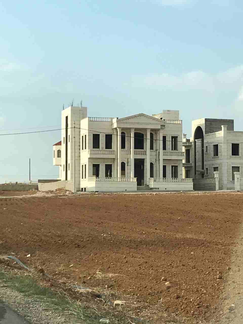 فيلا فخمة جداً طابقان او مستودع بسعر مغري
لا تنسَ أنك شاهدت هذا الإعلان في عنكبوت
فيلا طابقان او...