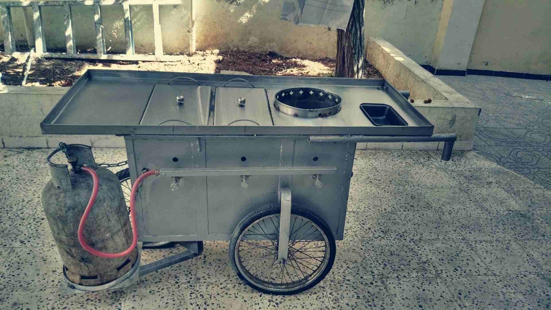 عرباية امفصلة على 2 مقلى و طنجرة ذرة
لا تنسَ أنك شاهدت هذا الإعلان في عنكبوت
العرباية بتتكون من ث...